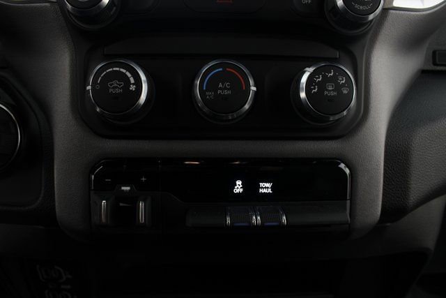 Used 2024 RAM 2500 Big Horn w/ Bed Utility Group image 6