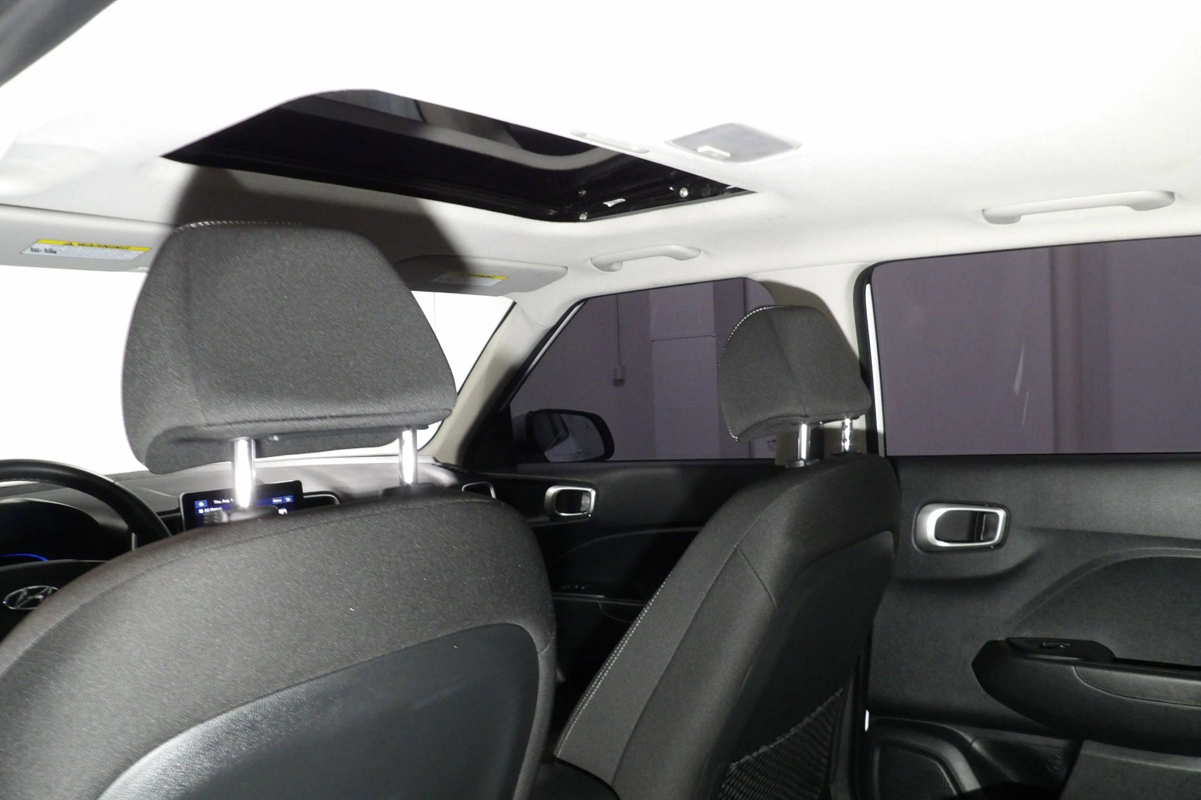 Used 2024 Hyundai Venue SEL image 16