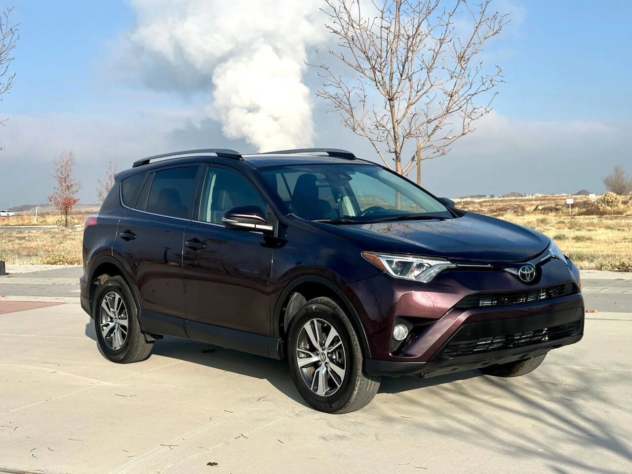 Used 2018 Toyota RAV4 XLE image 3