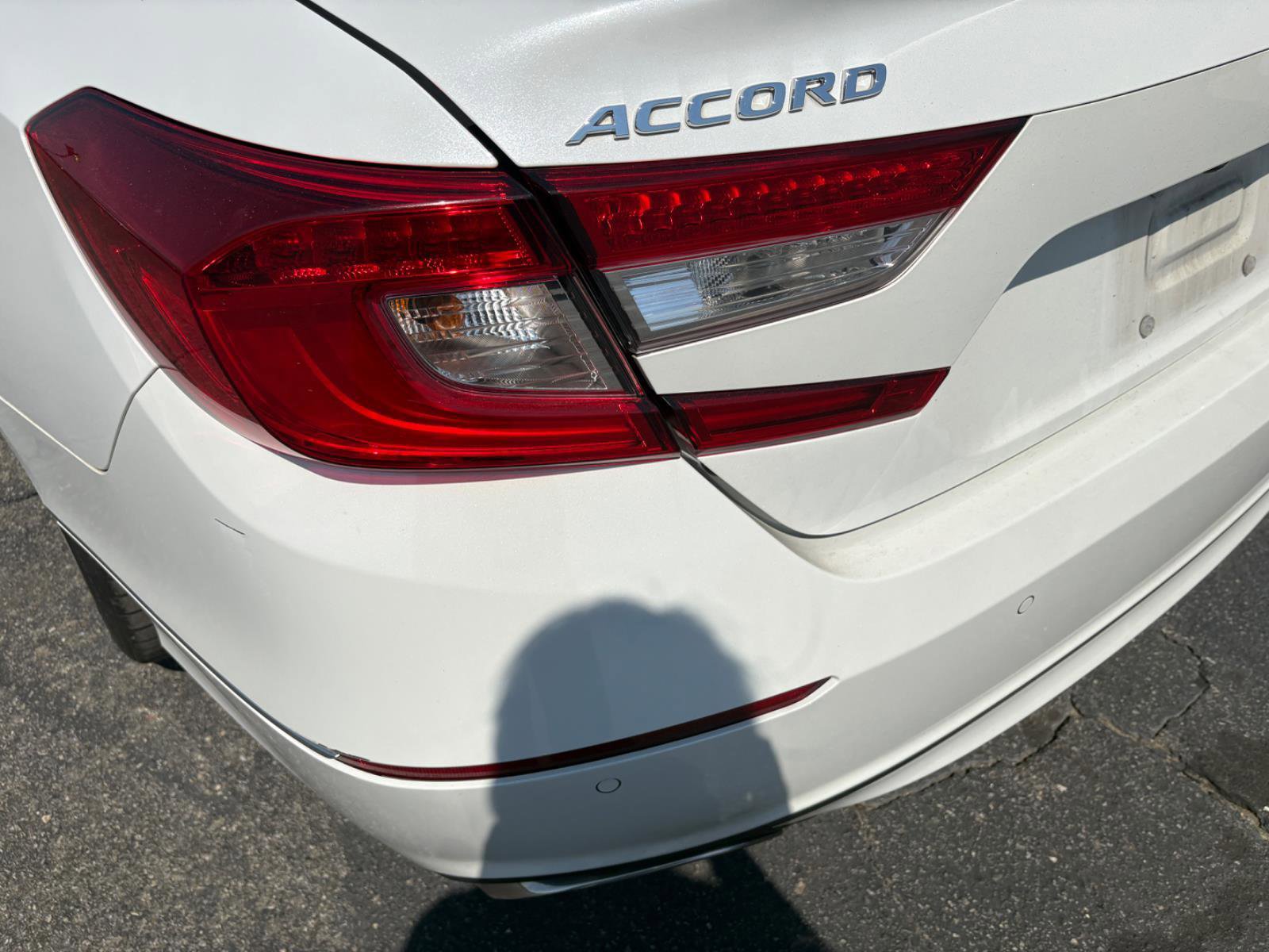 Used 2018 Honda Accord Touring image 10