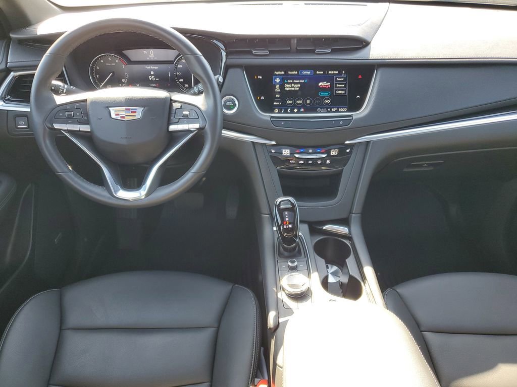 Used 2024 Cadillac XT6 Luxury w/ LPO, Floor Liner Package FWD image 22