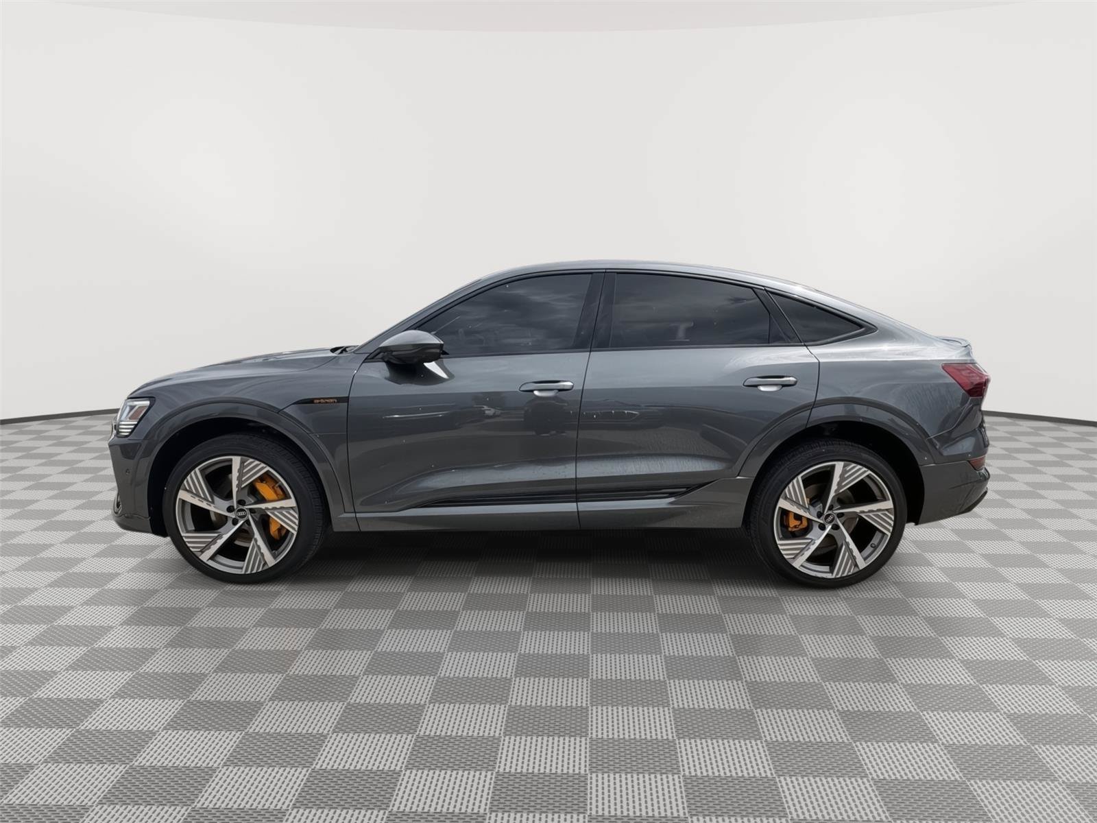 Used 2023 Audi e-tron Prestige w/ Prestige Package AWD/4WD image 2