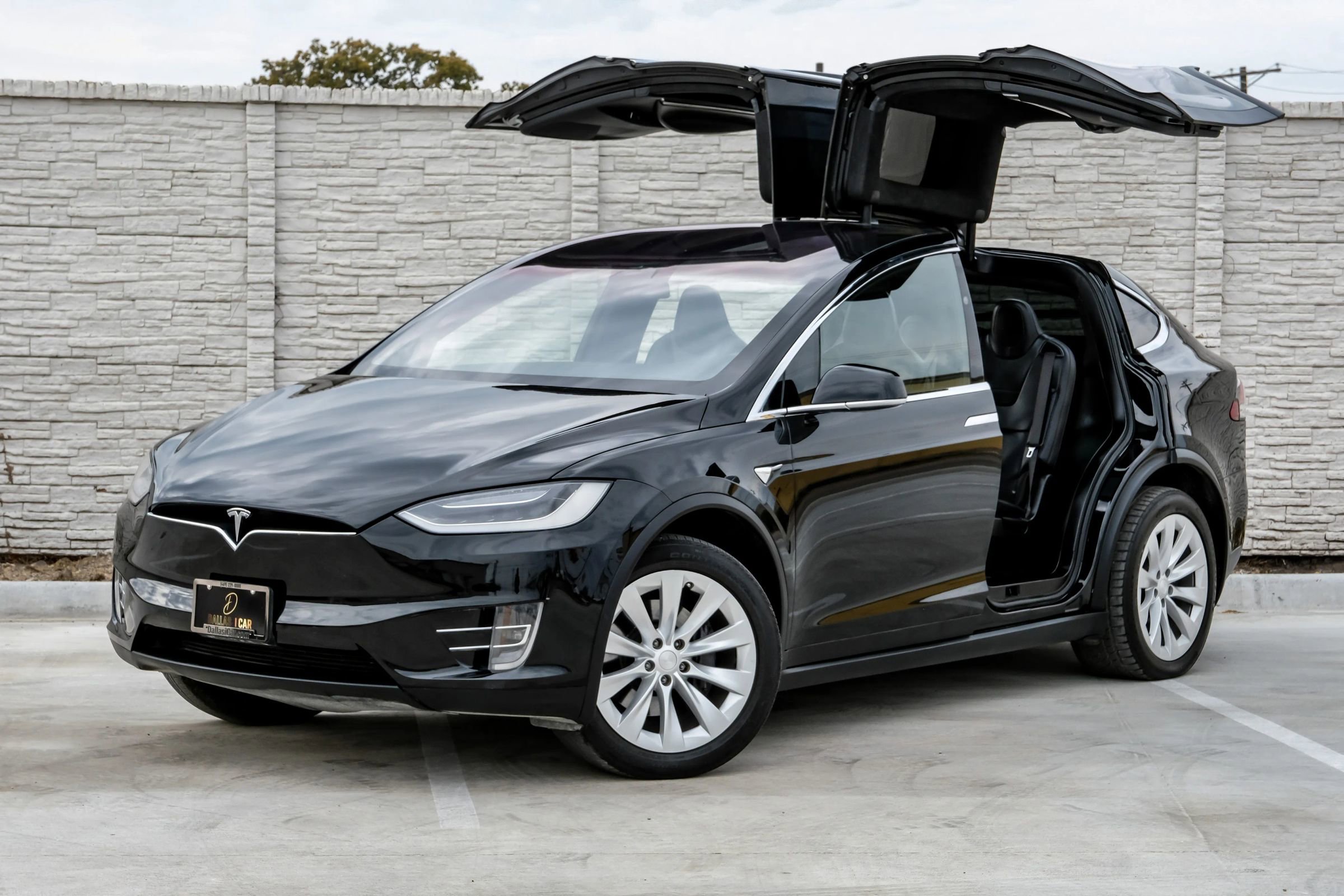 Used 2017 Tesla Model X 90D image 6