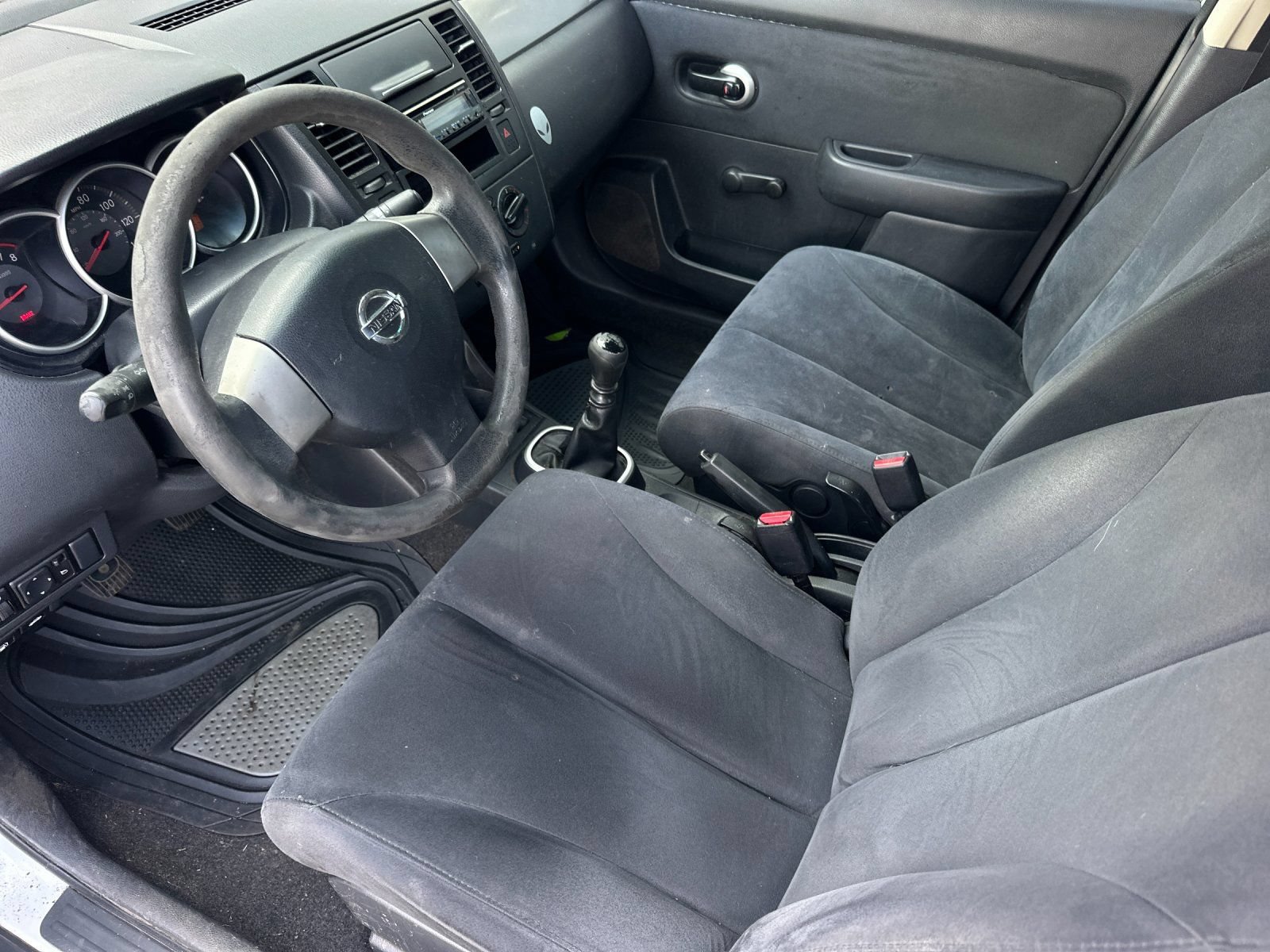 Used 2009 Nissan Versa 1.8 S FWD image 9