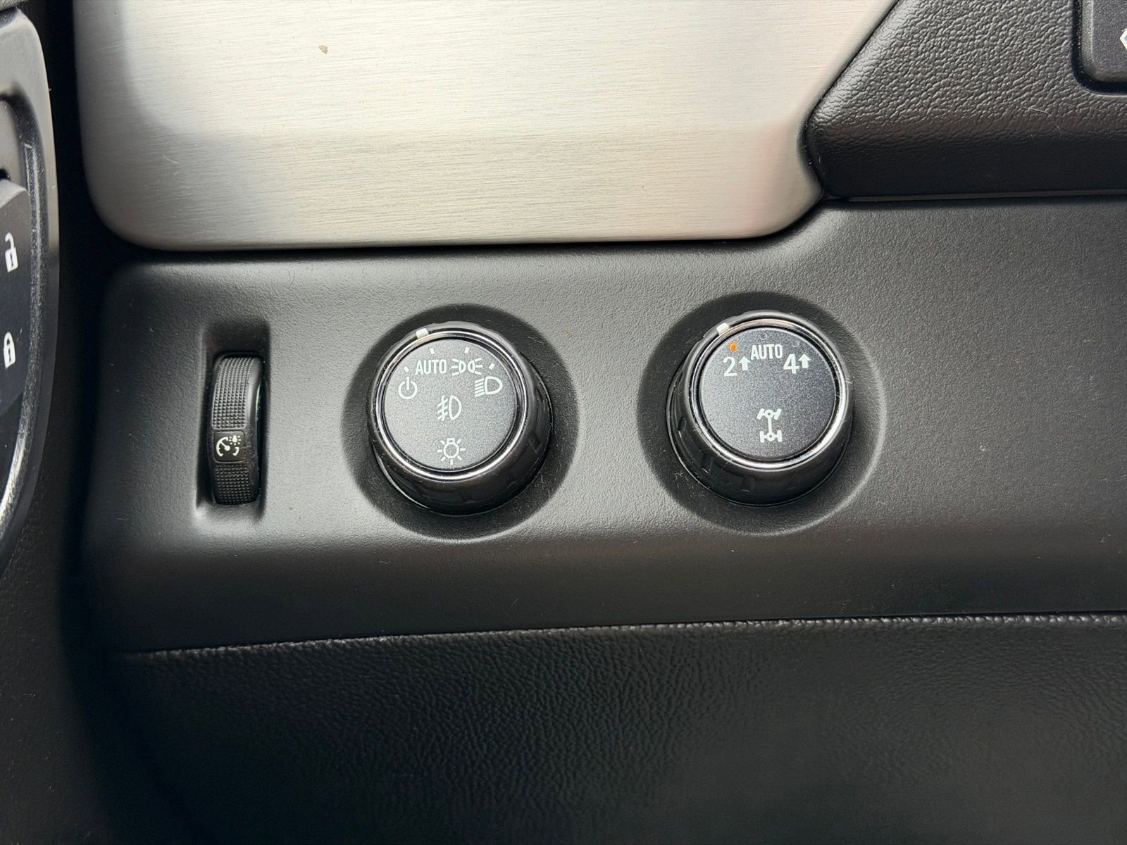 Used 2020 GMC Yukon XL SLT w/ Open Road Package image 10