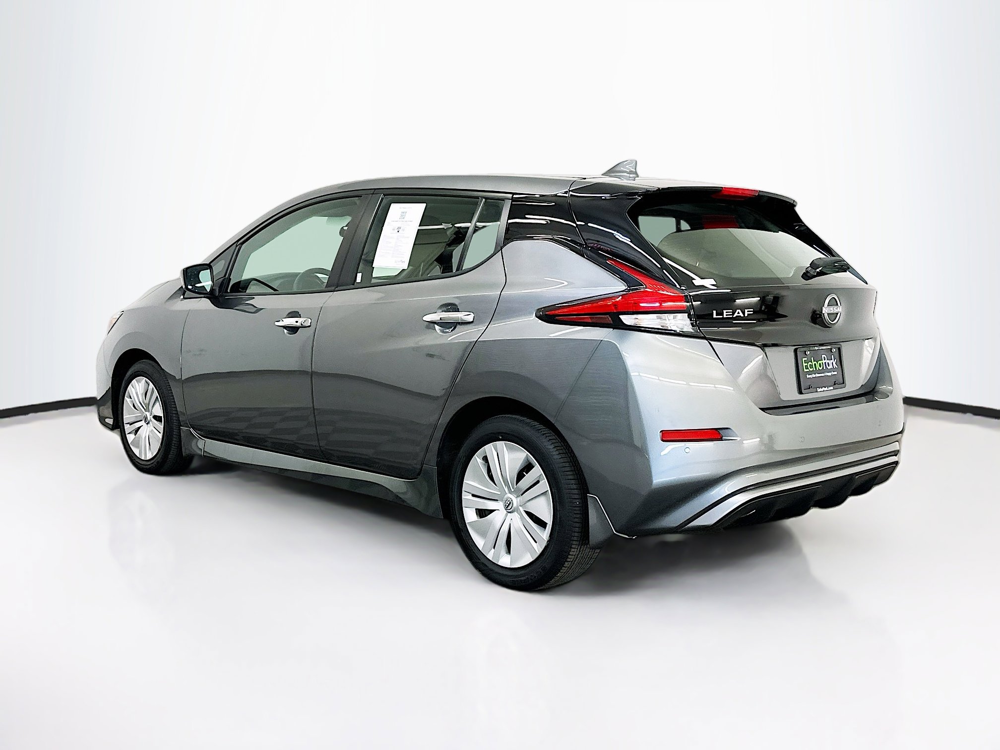 Used 2024 Nissan Leaf S image 5