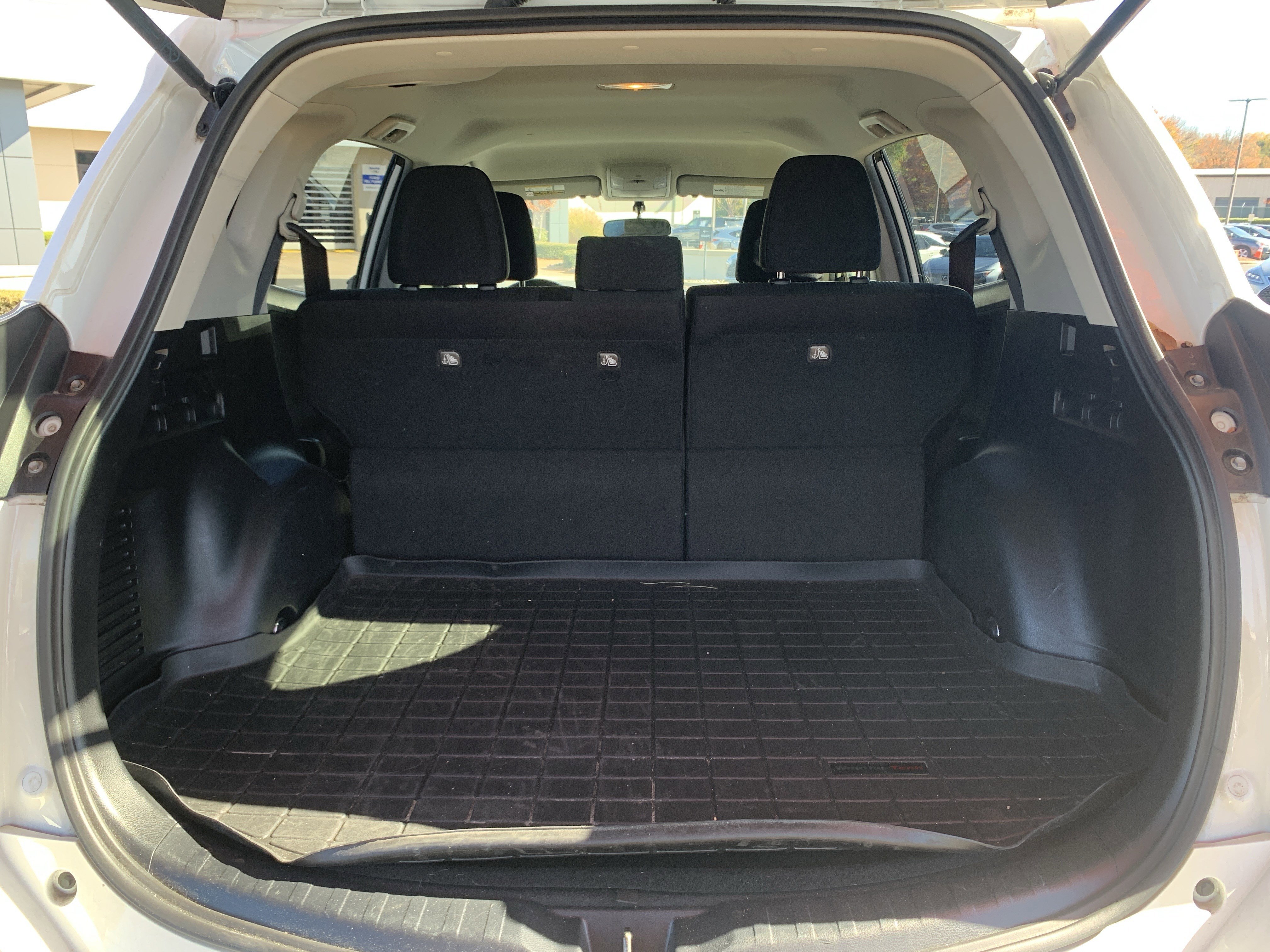 Used 2016 Toyota RAV4 LE image 34