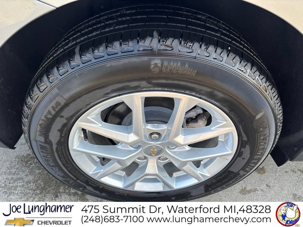 Used 2024 Chevrolet Equinox LT FWD image 11