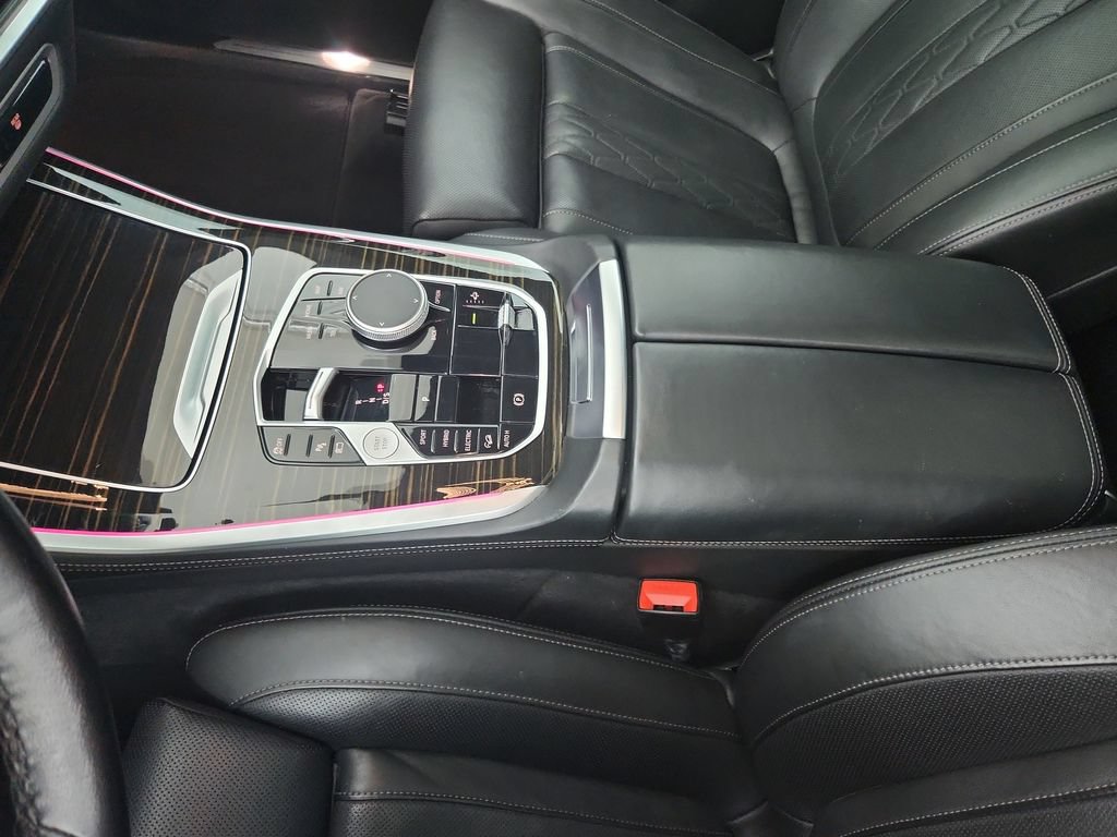 Used 2025 BMW X5 xDrive50e AWD/4WD image 30