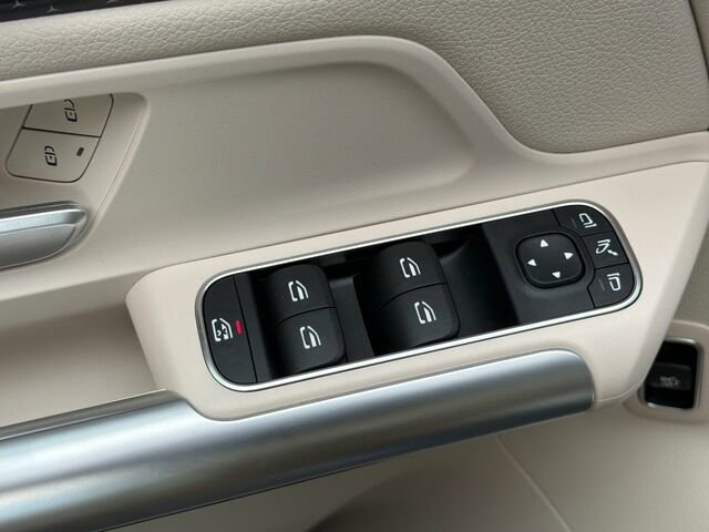 Certified 2025 Mercedes-Benz GLA 250 4MATIC image 14