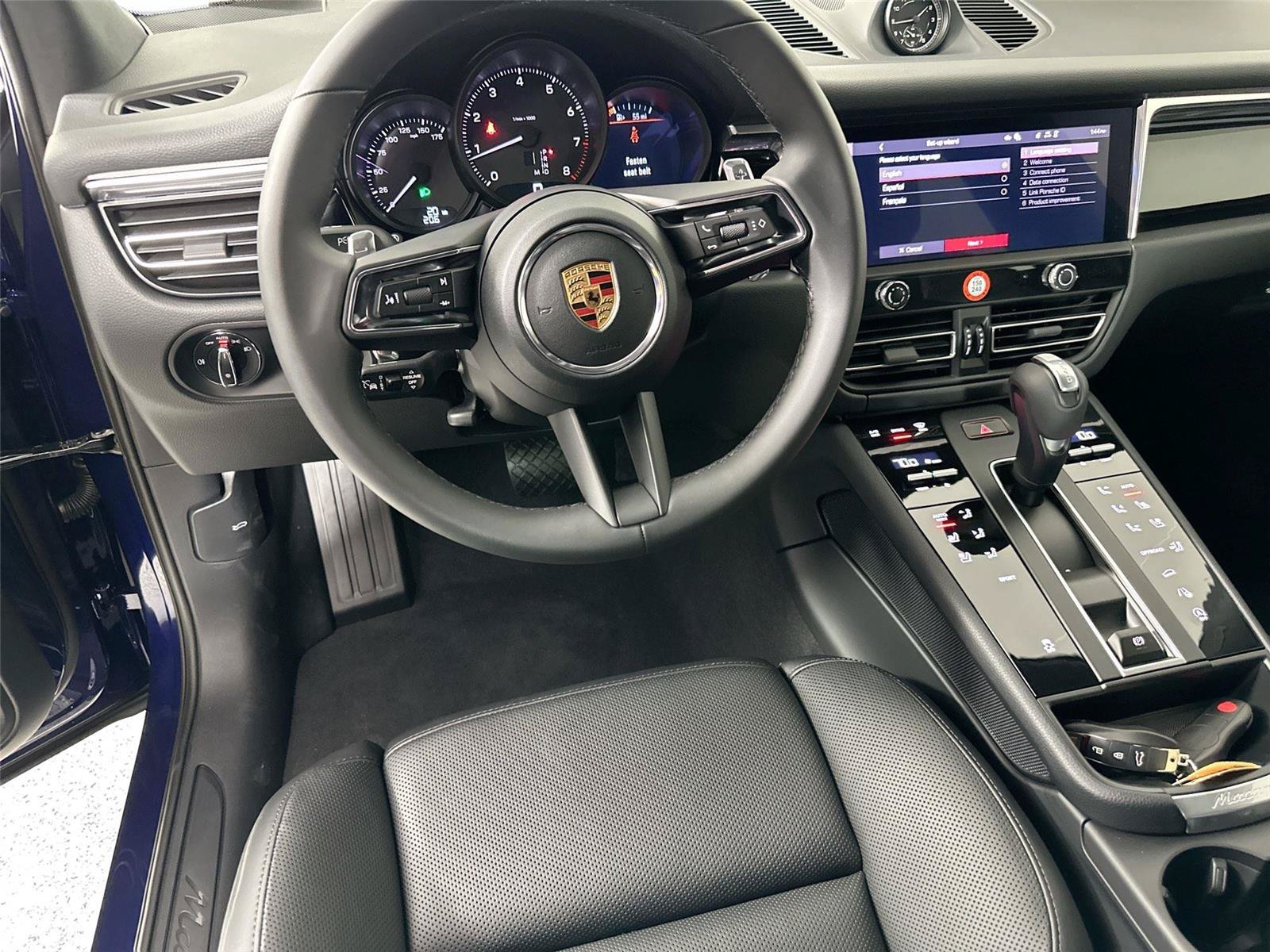 Certified 2026 Porsche Macan Turbo AWD/4WD image 18