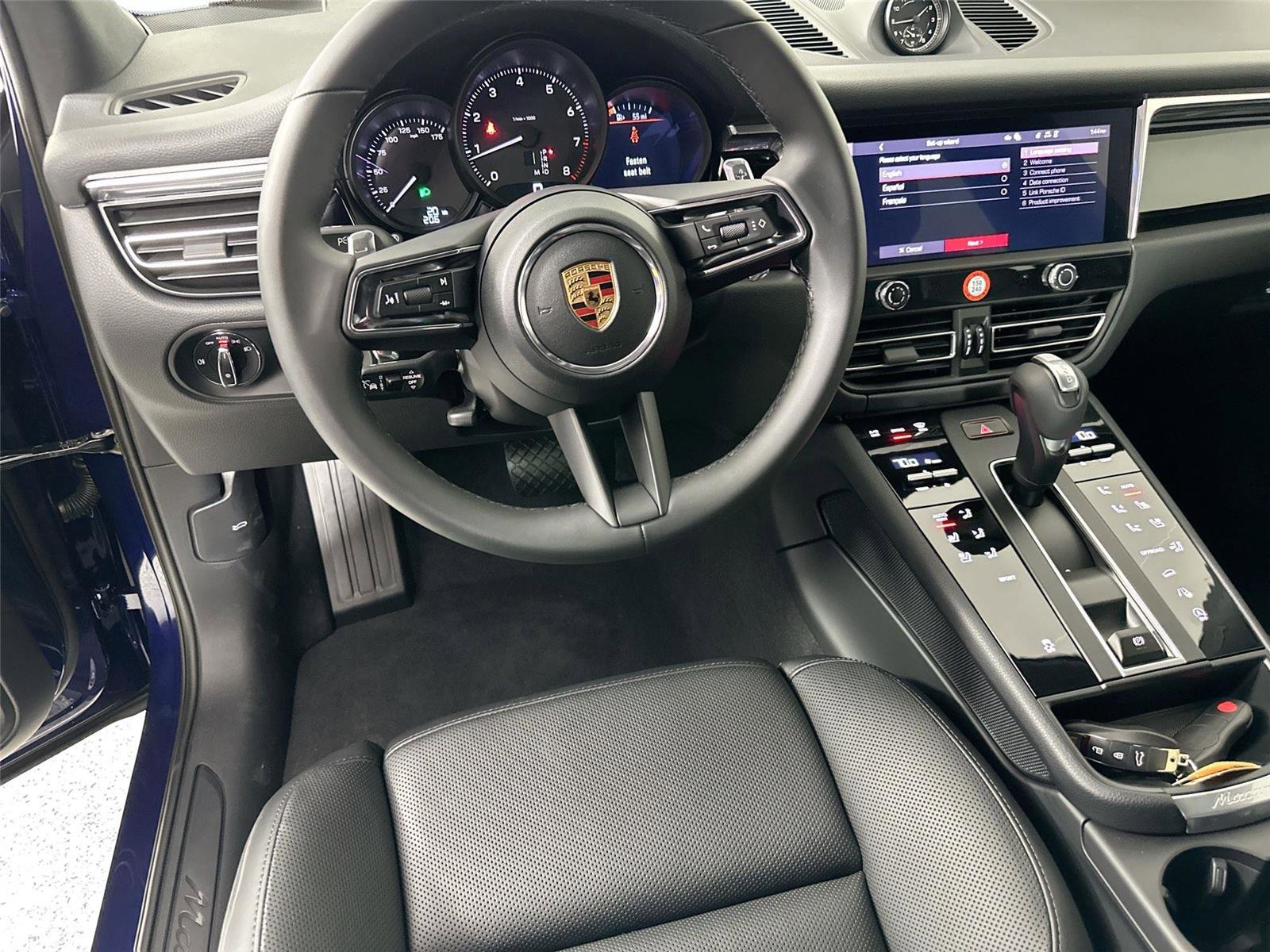 Certified 2026 Porsche Macan Turbo AWD/4WD image 18