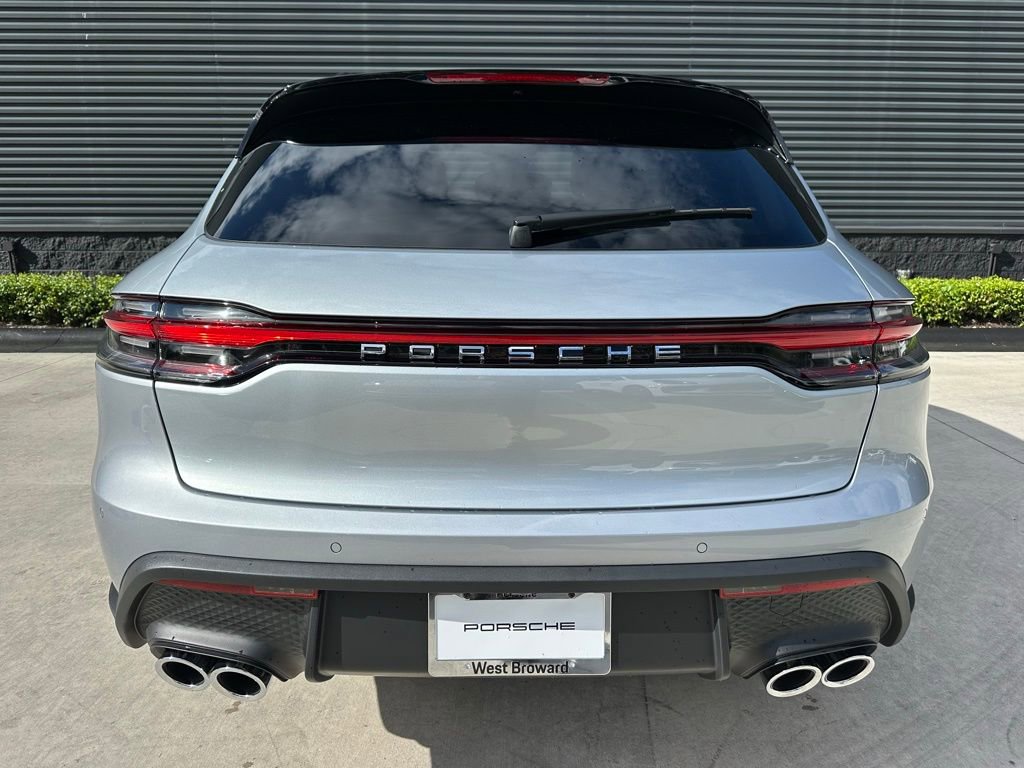 Certified 2026 Porsche Macan AWD/4WD image 12