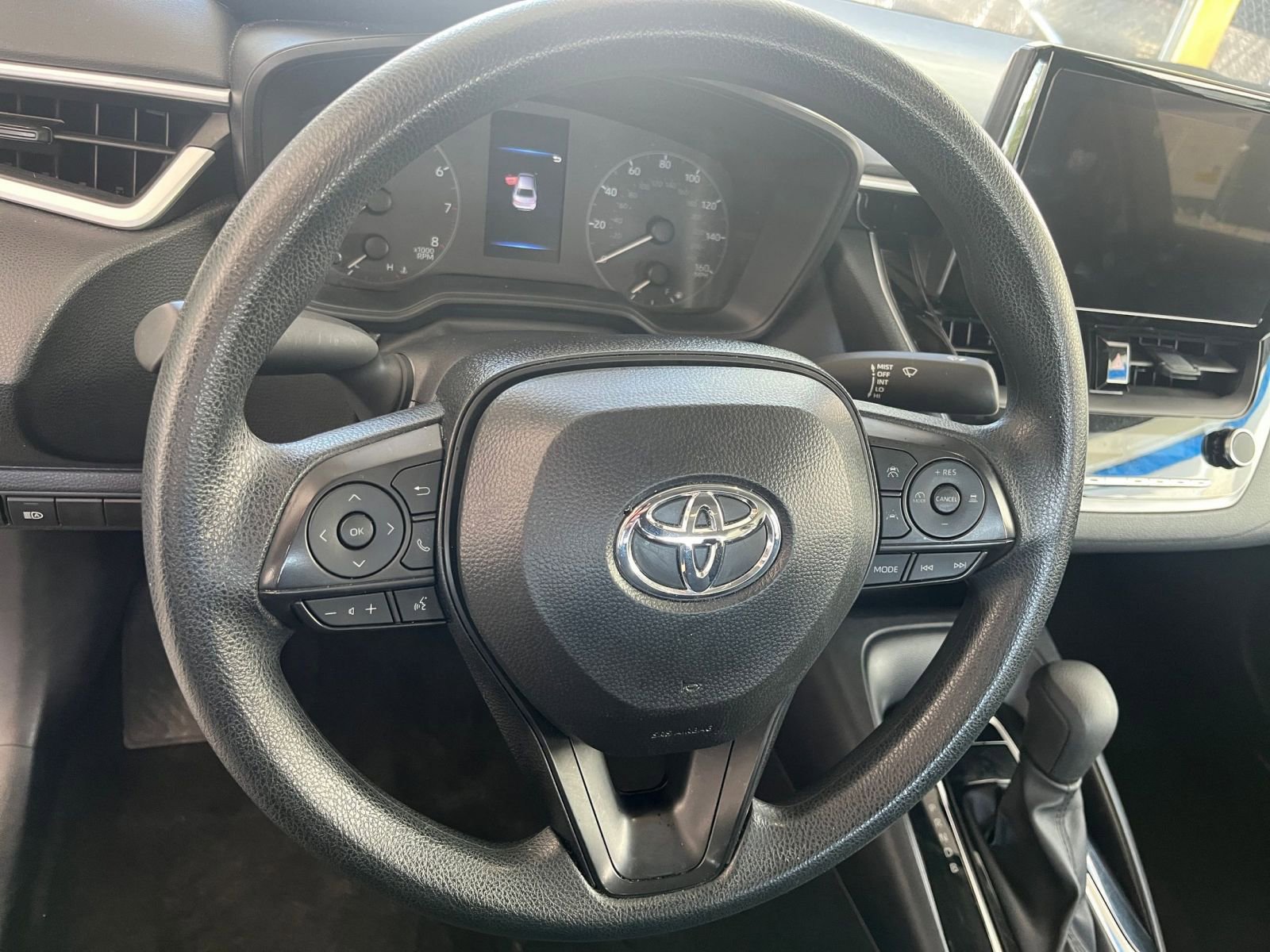 Used 2025 Toyota Corolla LE FWD image 25