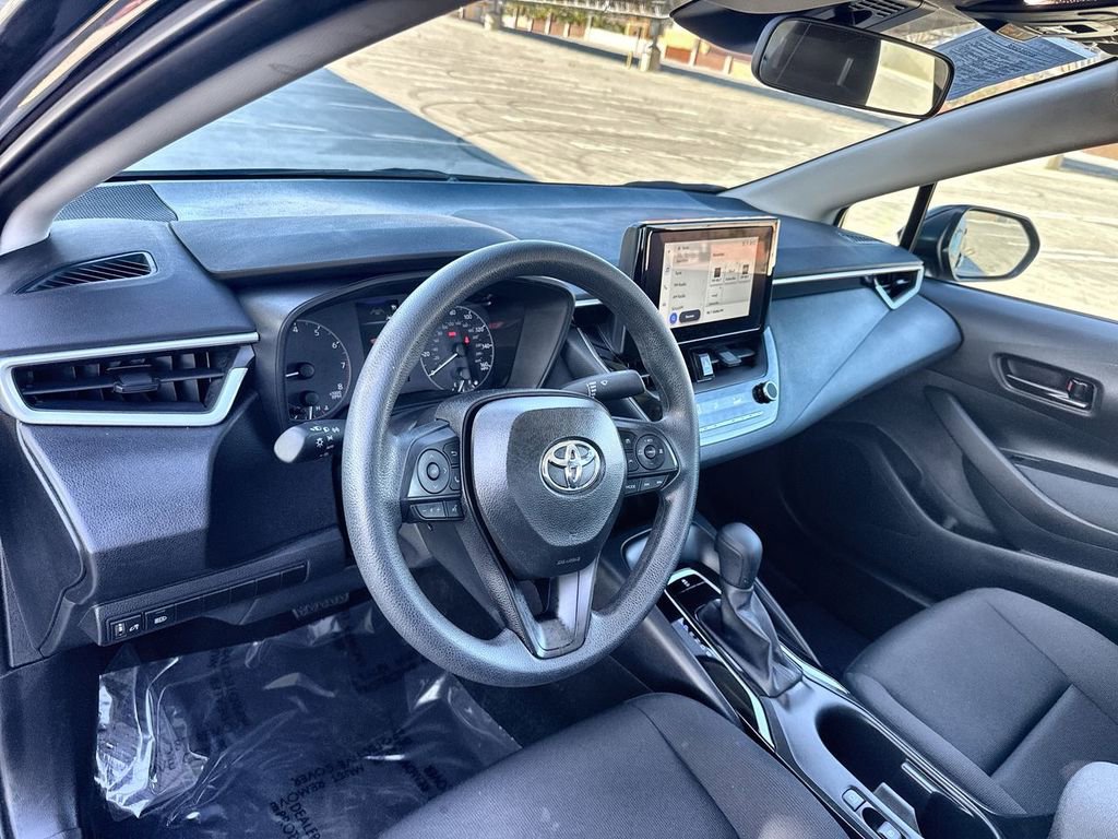 Used 2025 Toyota Corolla LE FWD image 2