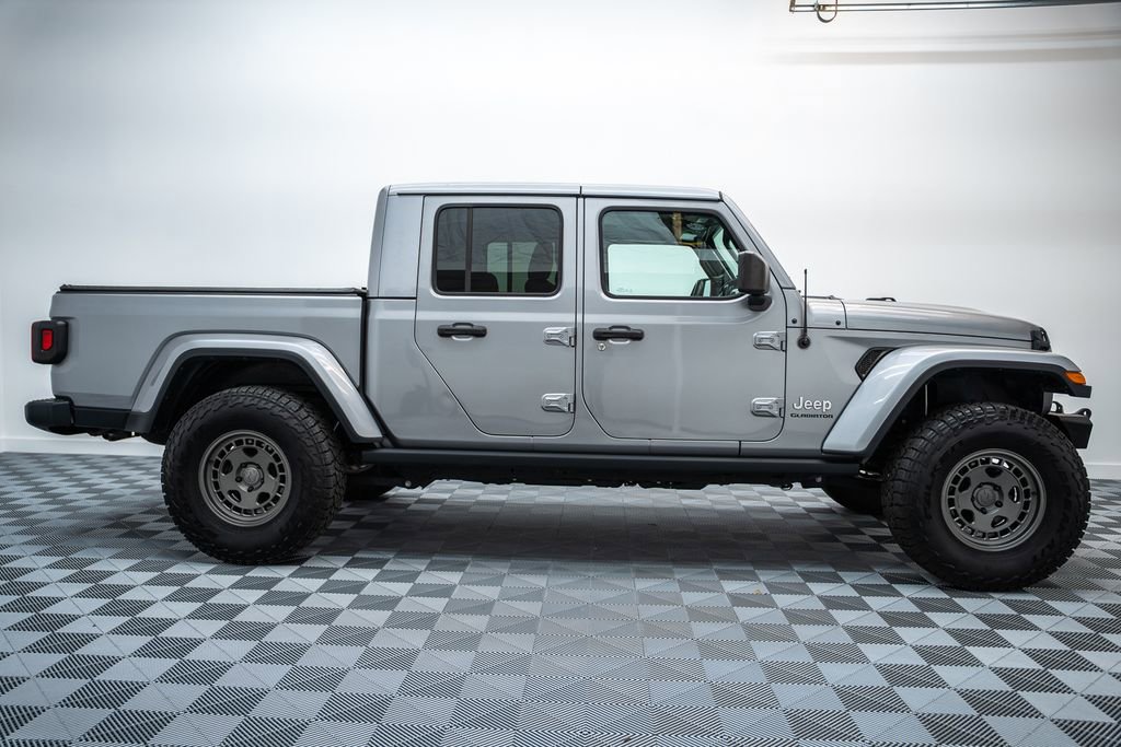 Used 2020 Jeep Gladiator Overland image 4