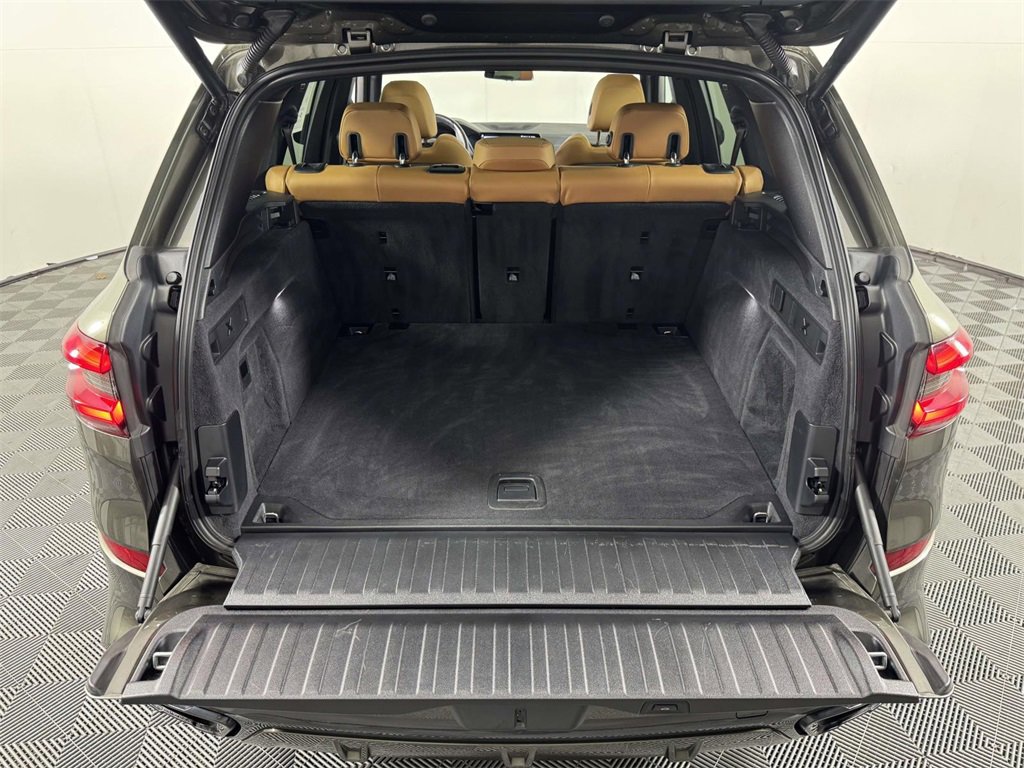 Used 2022 BMW X5 xDrive40i w/ M Sport Package image 14