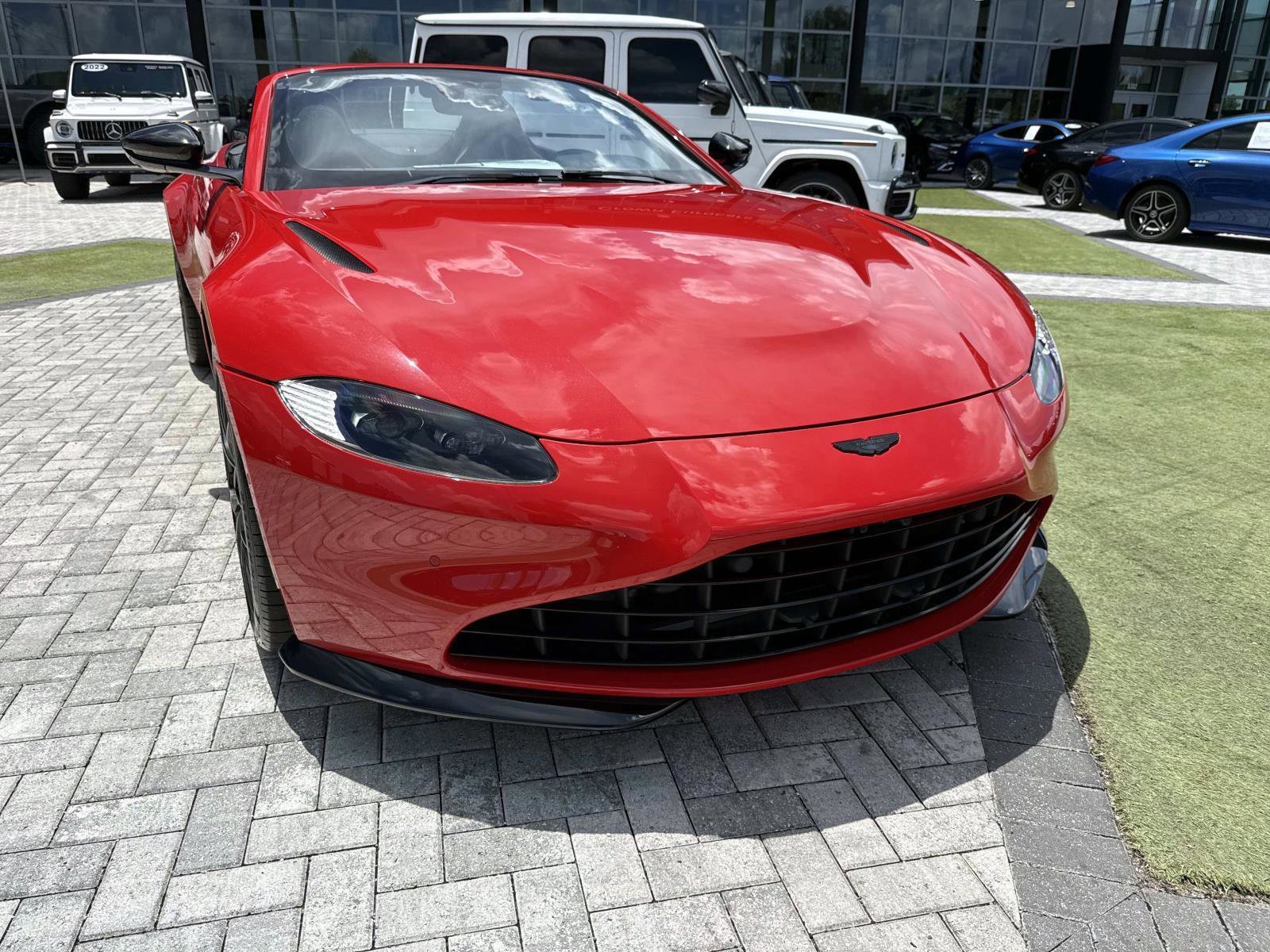 Used 2022 Aston Martin V8 Vantage Roadster RWD image 8