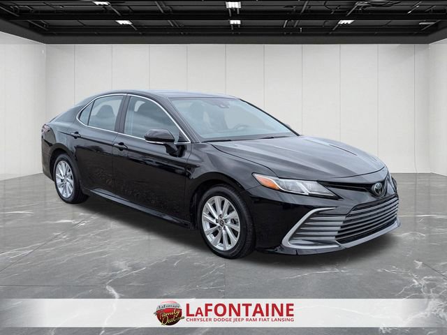 Used 2024 Toyota Camry LE w/ Convenience Package image 7
