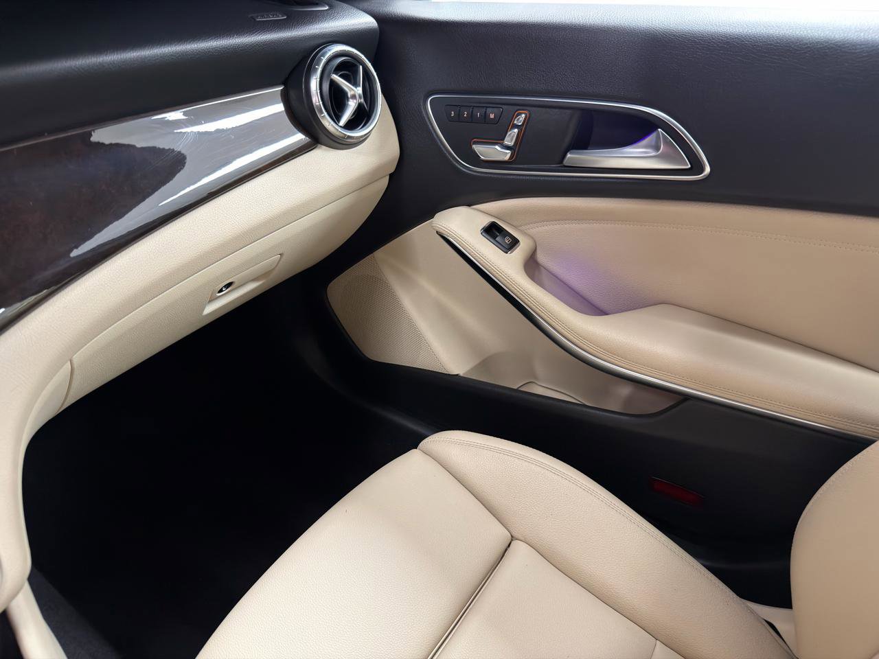 Used 2019 Mercedes-Benz CLA 250 image 24