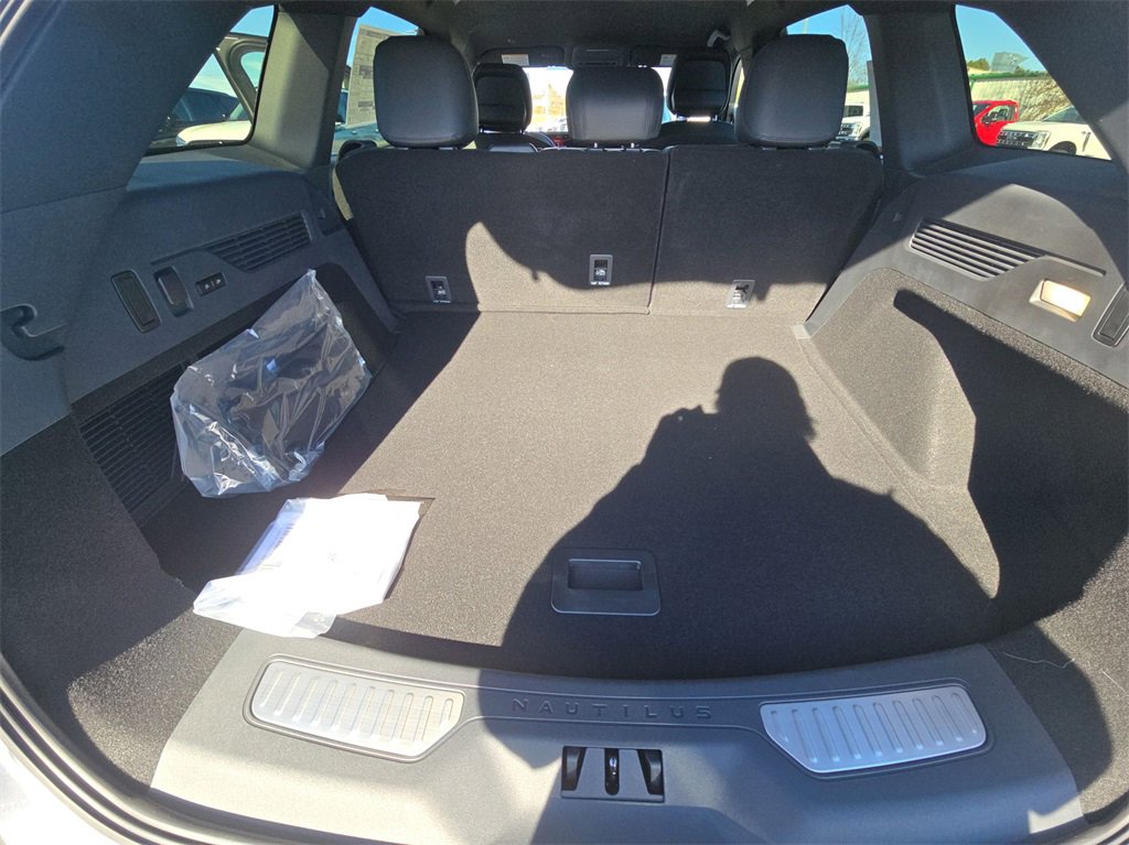 New 2025 Lincoln Nautilus Premier w/ Equipment Group 102A image 30