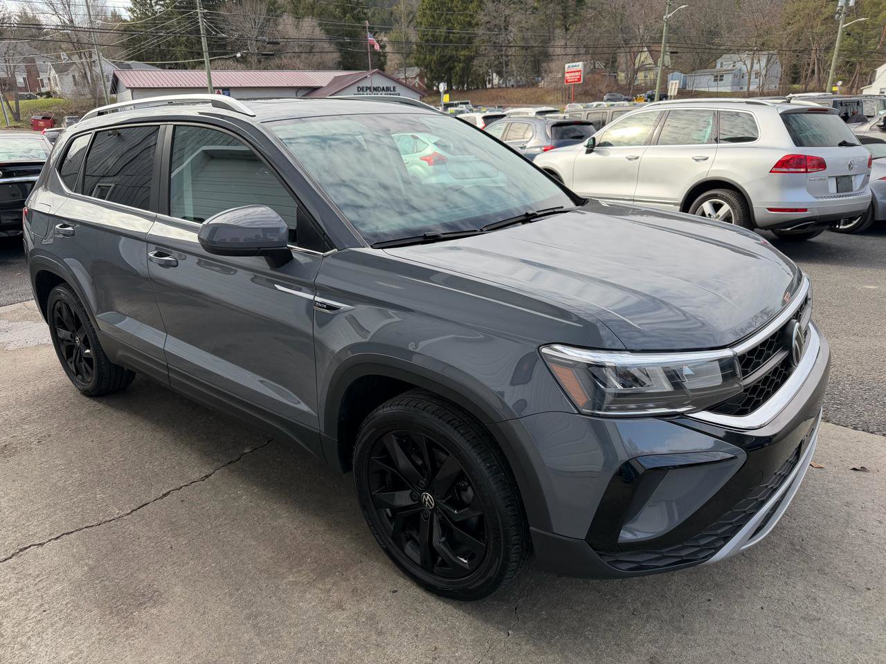 Used 2022 Volkswagen Taos SE image 3