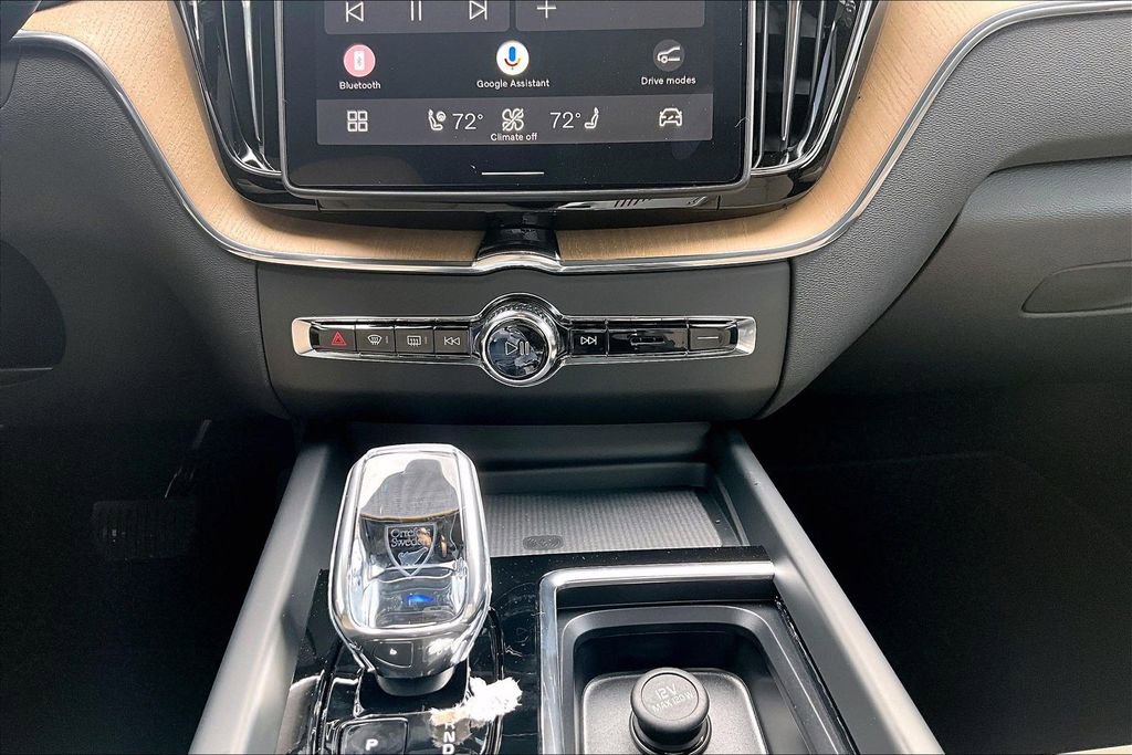 New 2026 Volvo XC60 B5 Plus w/ Protection Package Premier AWD/4WD image 33
