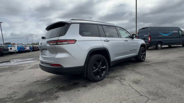 Used 2023 Jeep Grand Cherokee L Laredo AWD/4WD image 8