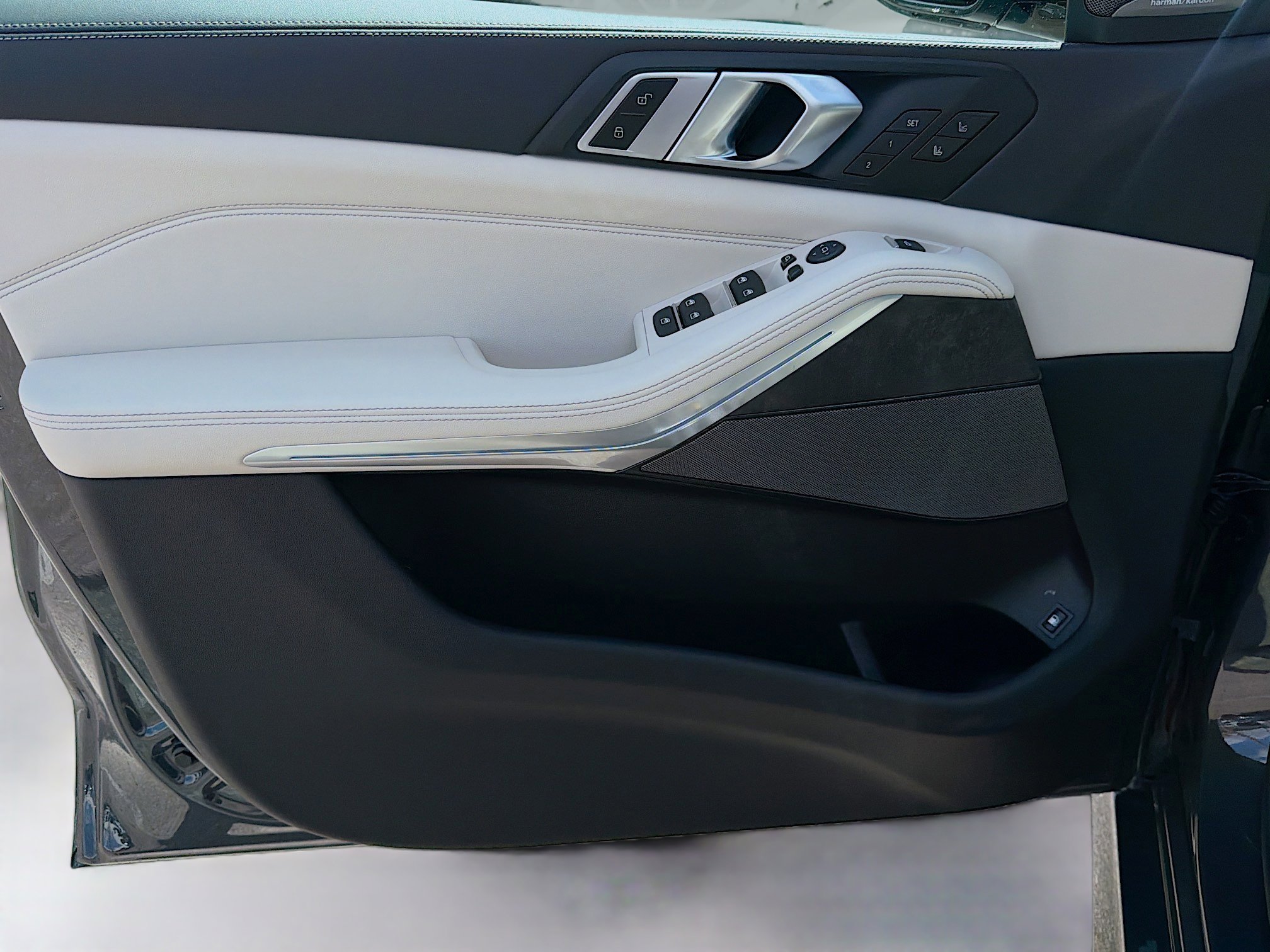 New 2026 BMW X5 xDrive50e w/ Executive Package image 22