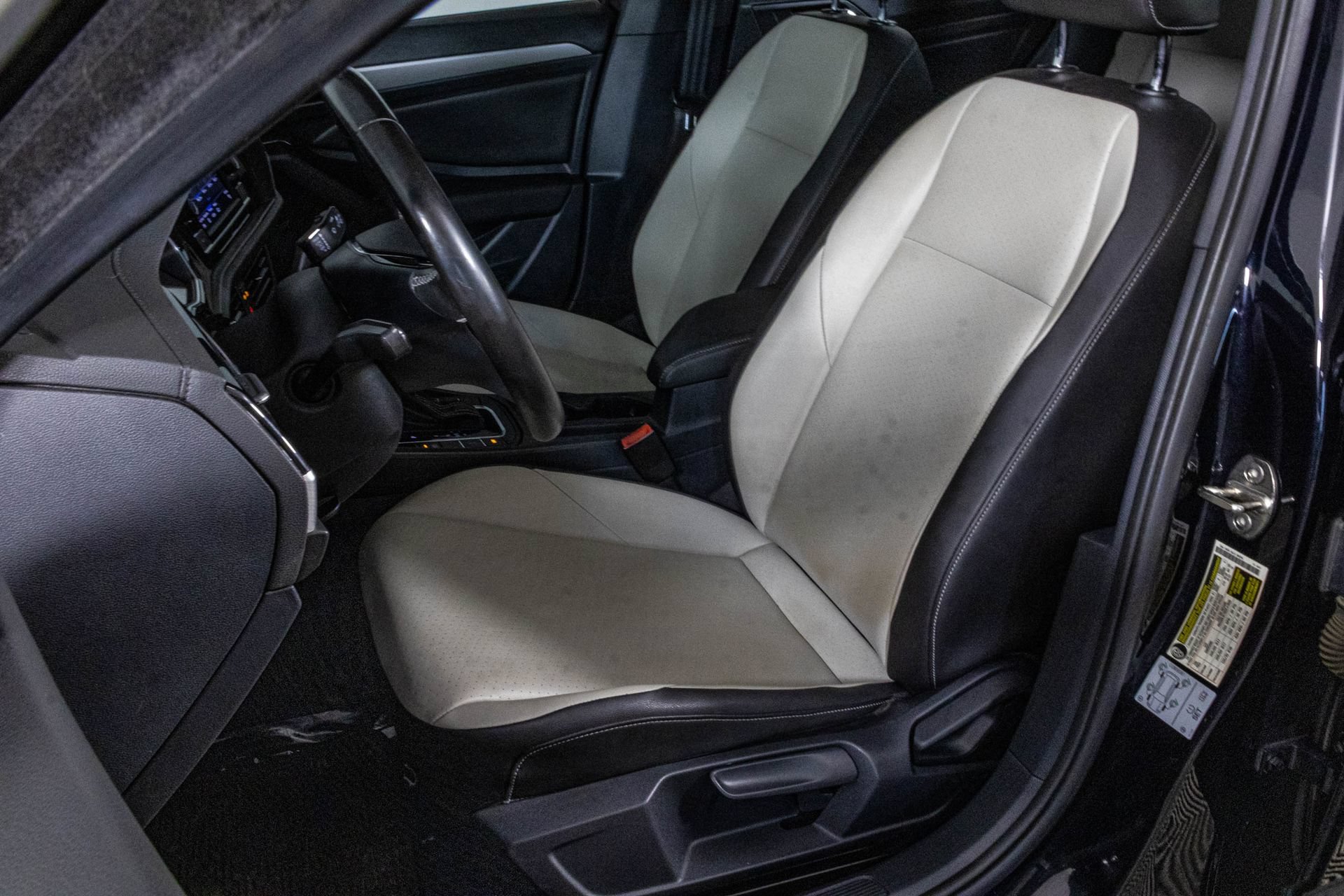 Used 2020 Volkswagen Jetta R-Line FWD image 22