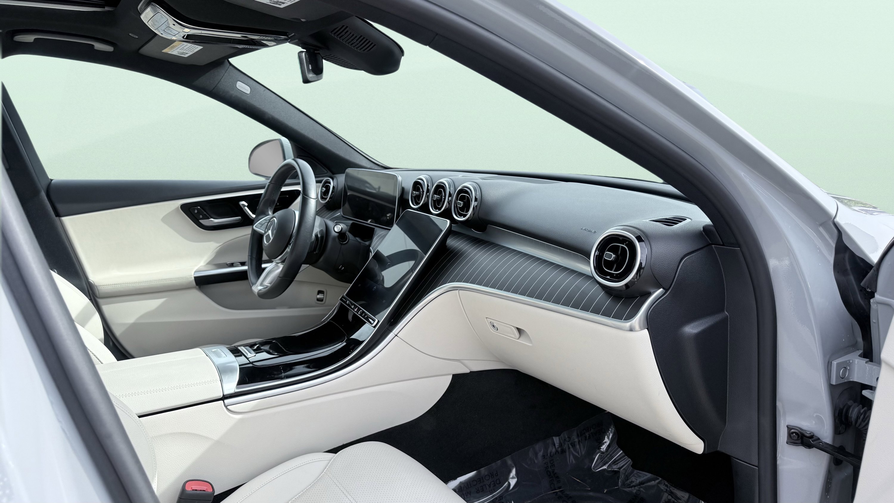 Used 2025 Mercedes-Benz C 300 Sedan image 46