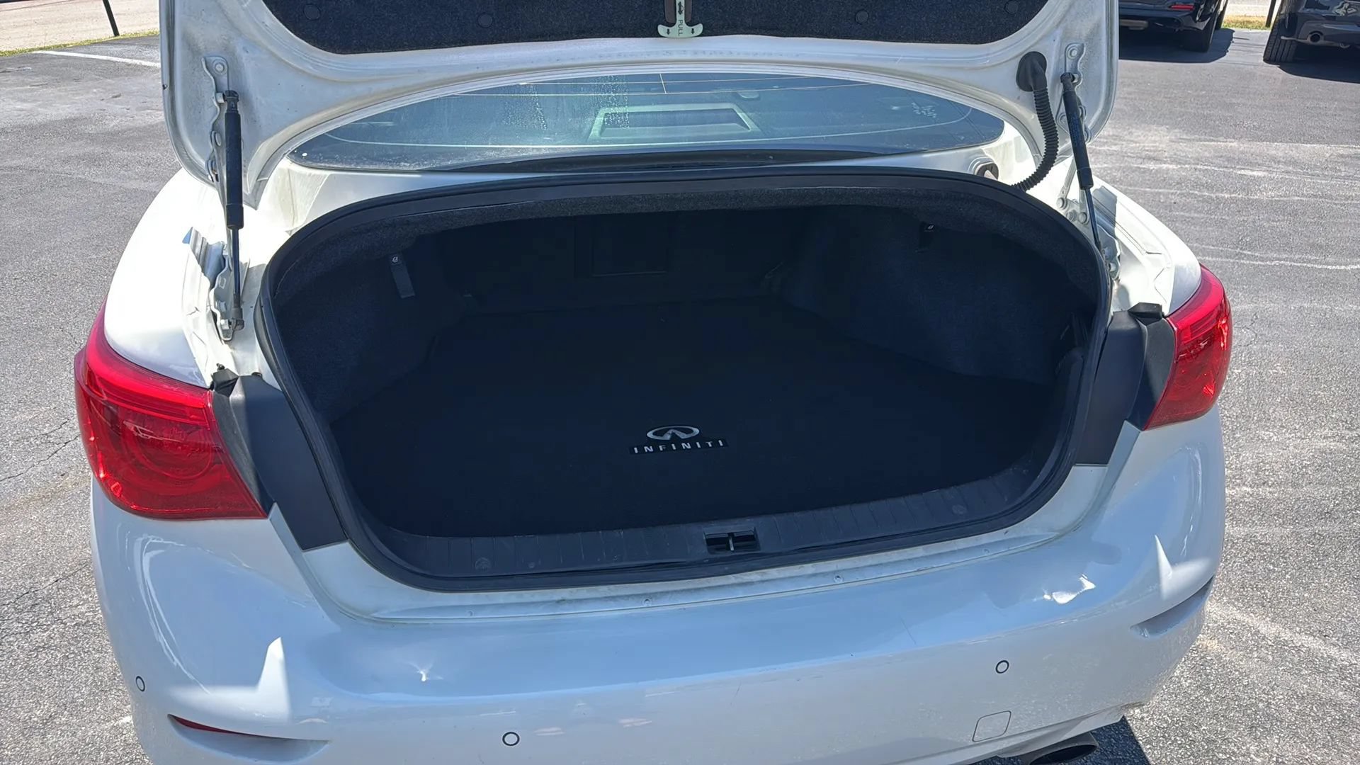 Used 2014 INFINITI Q50 Premium w/ Deluxe Touring Package RWD image 26