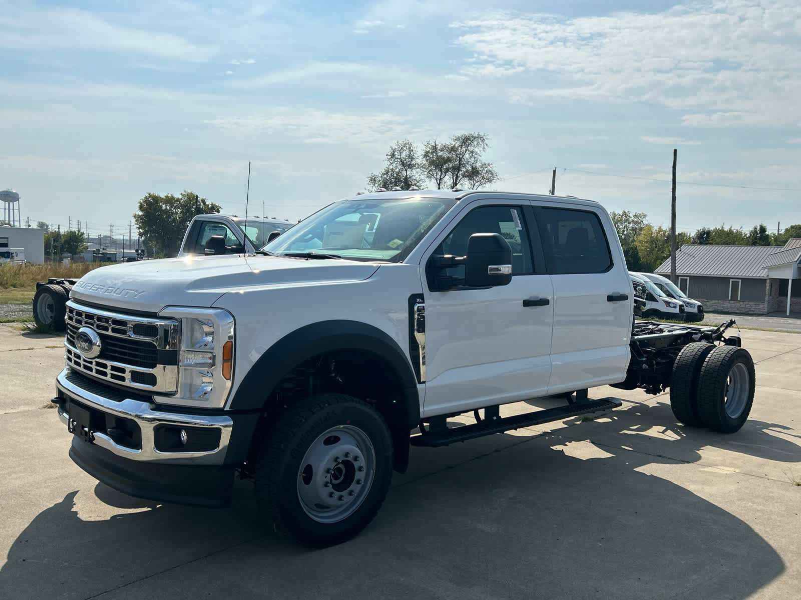 New 2026 Ford F550 4x4 Crew Cab image 3