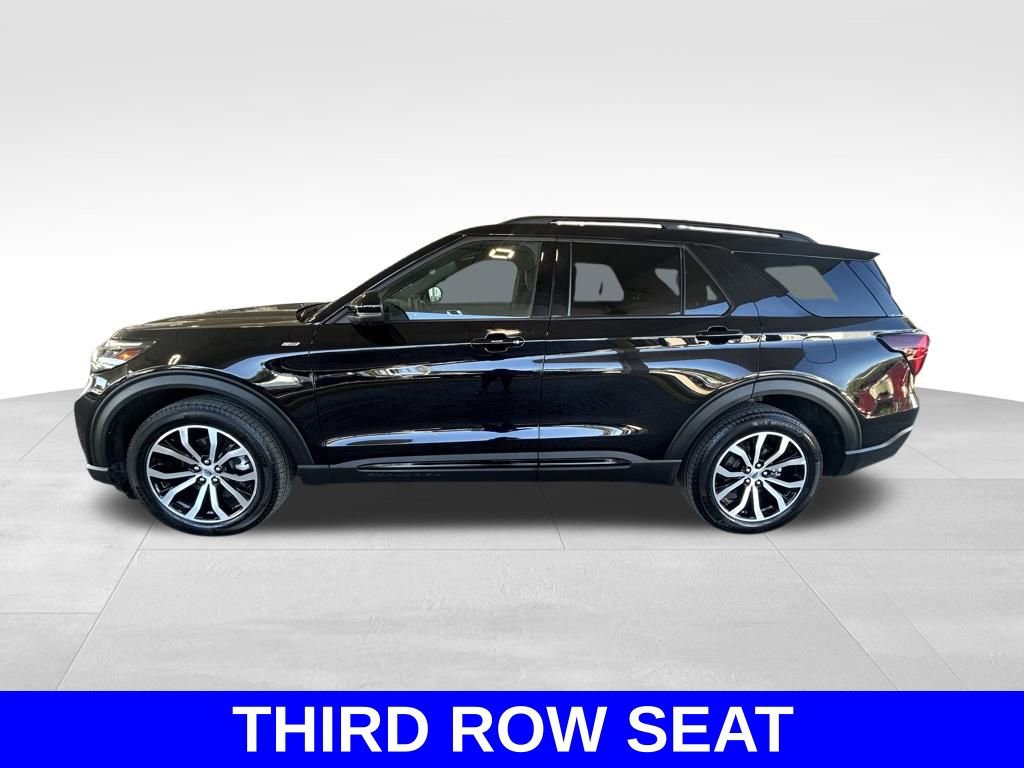 Certified 2025 Ford Explorer ST-Line image 8