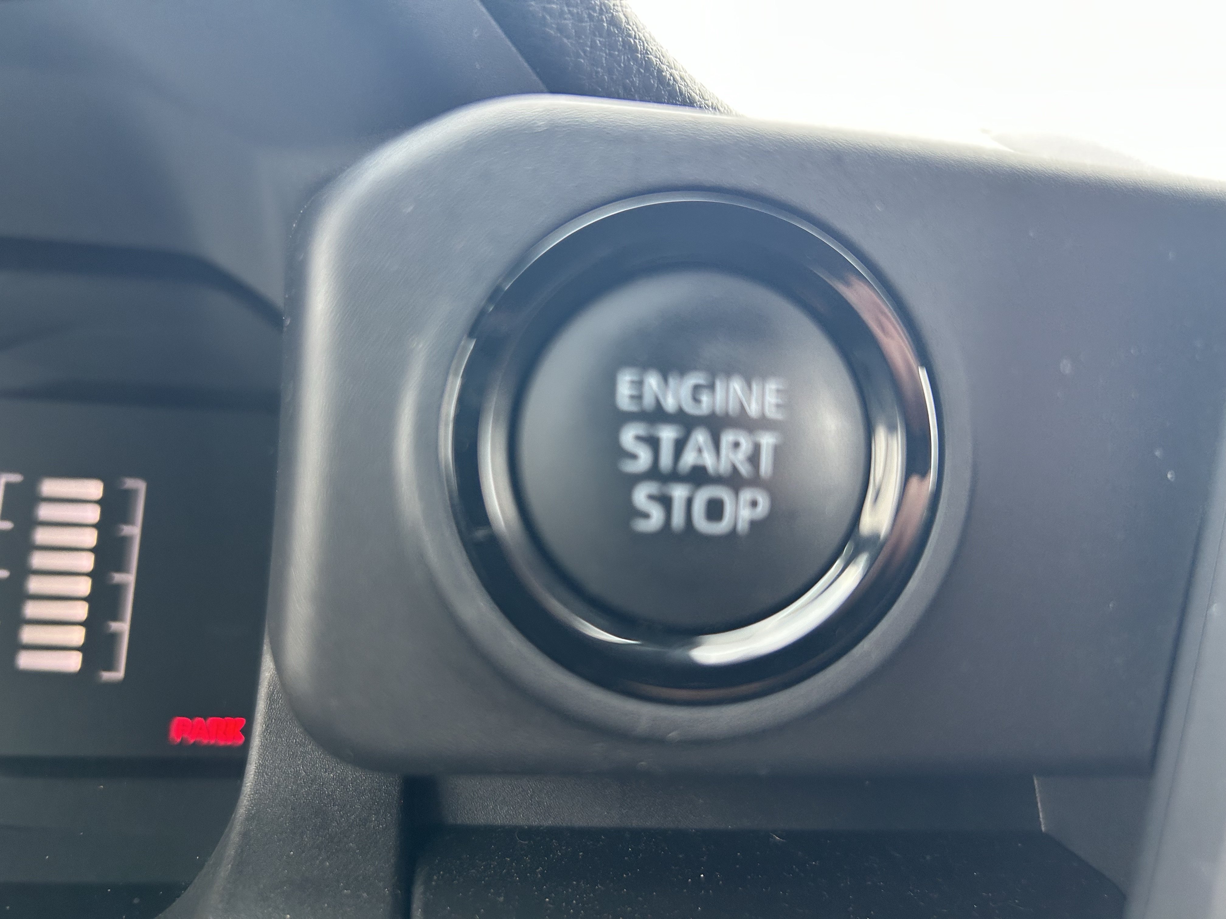 Certified 2025 Toyota Tacoma SR AWD/4WD image 32