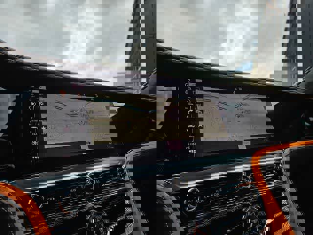 Used 2024 Bentley Flying Spur W12 image 31