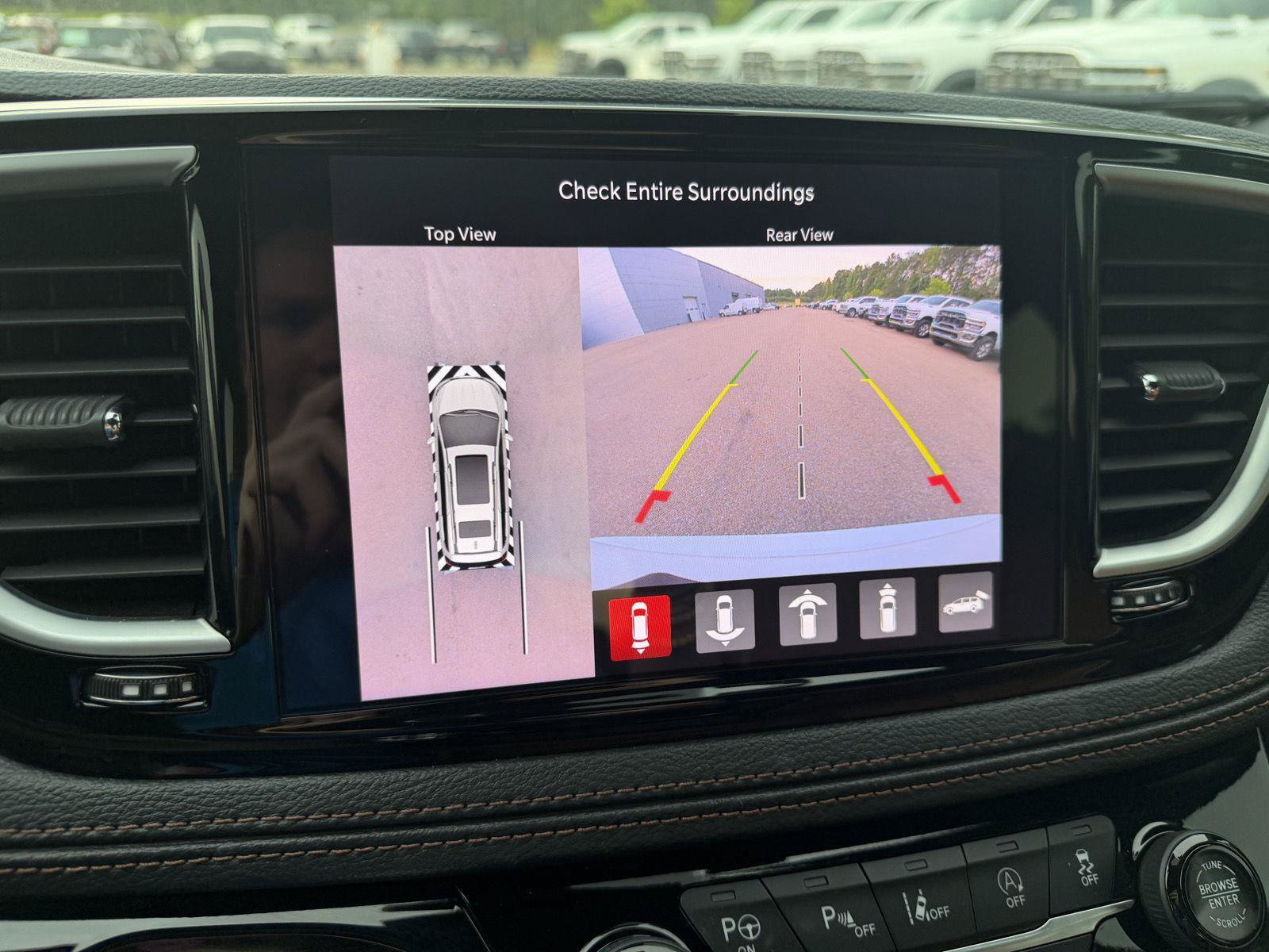 Certified 2024 Chrysler Pacifica Pinnacle AWD/4WD image 13