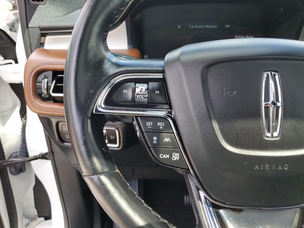 Used 2023 Lincoln Nautilus Reserve image 24