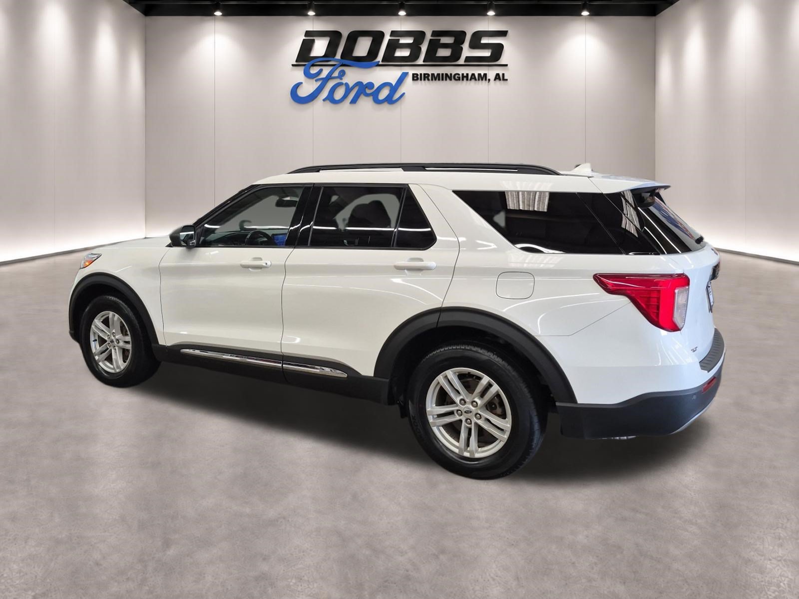 Certified 2023 Ford Explorer XLT w/ Equipment Group 202A RWD image 5