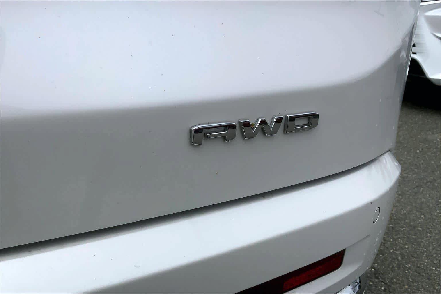 Used 2021 GMC Acadia Denali w/ Denali Ultimate Package AWD/4WD image 10