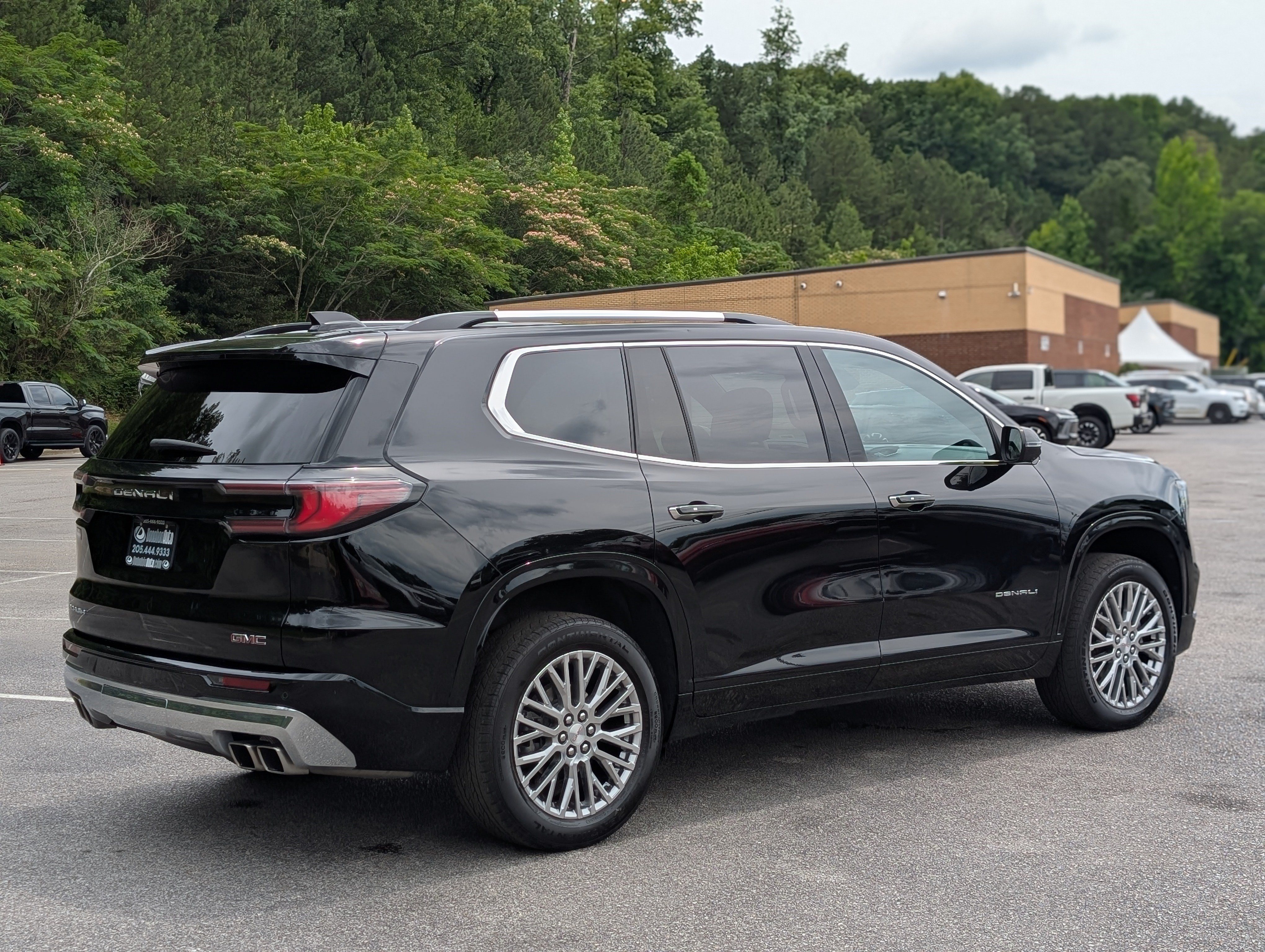 Used 2024 GMC Acadia Denali FWD image 9