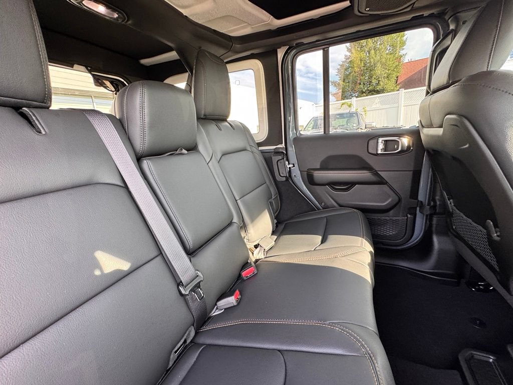 New 2026 Jeep Wrangler Unlimited Sahara w/ Safety Group AWD/4WD image 21