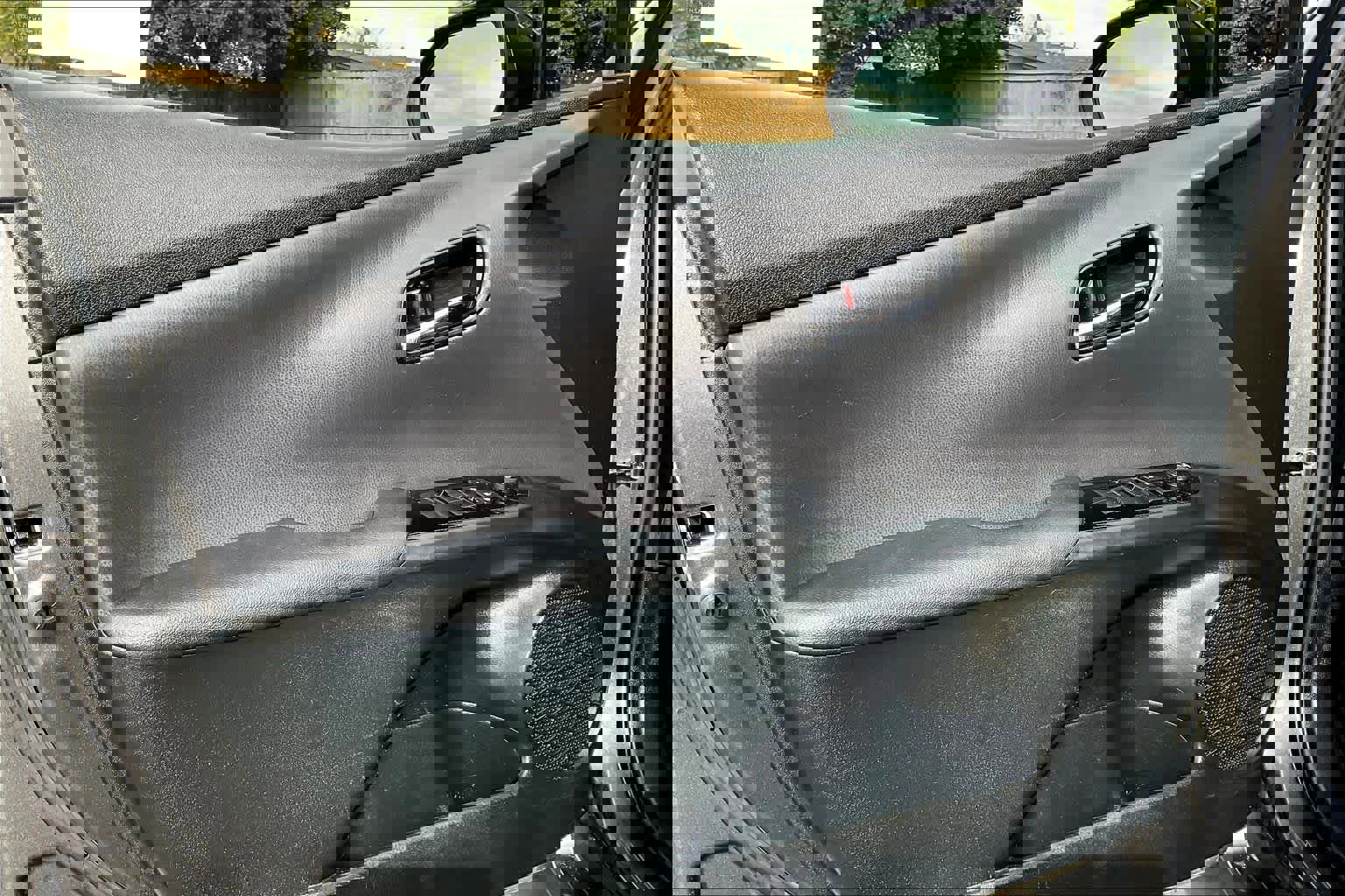 Used 2021 Toyota Prius L Eco image 25