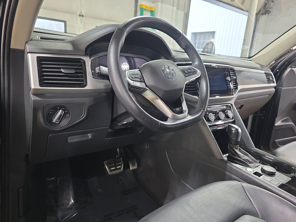 Used 2022 Volkswagen Atlas SEL Premium AWD/4WD image 16