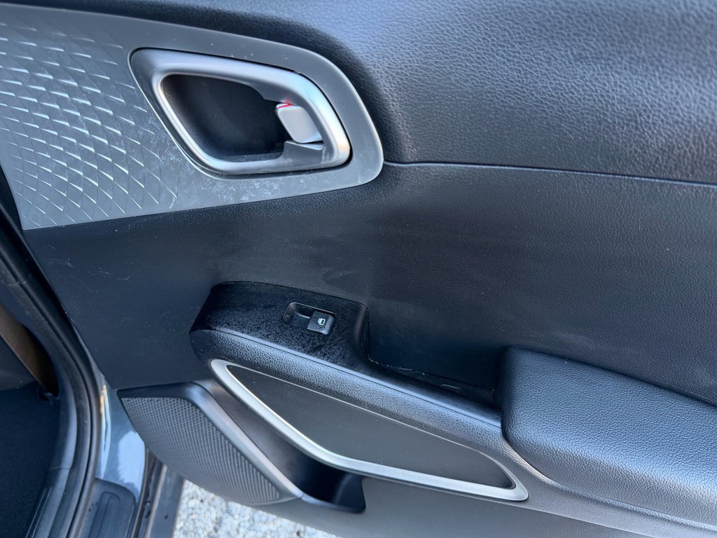 Used 2022 Kia Soul LX w/ Technology Package image 19
