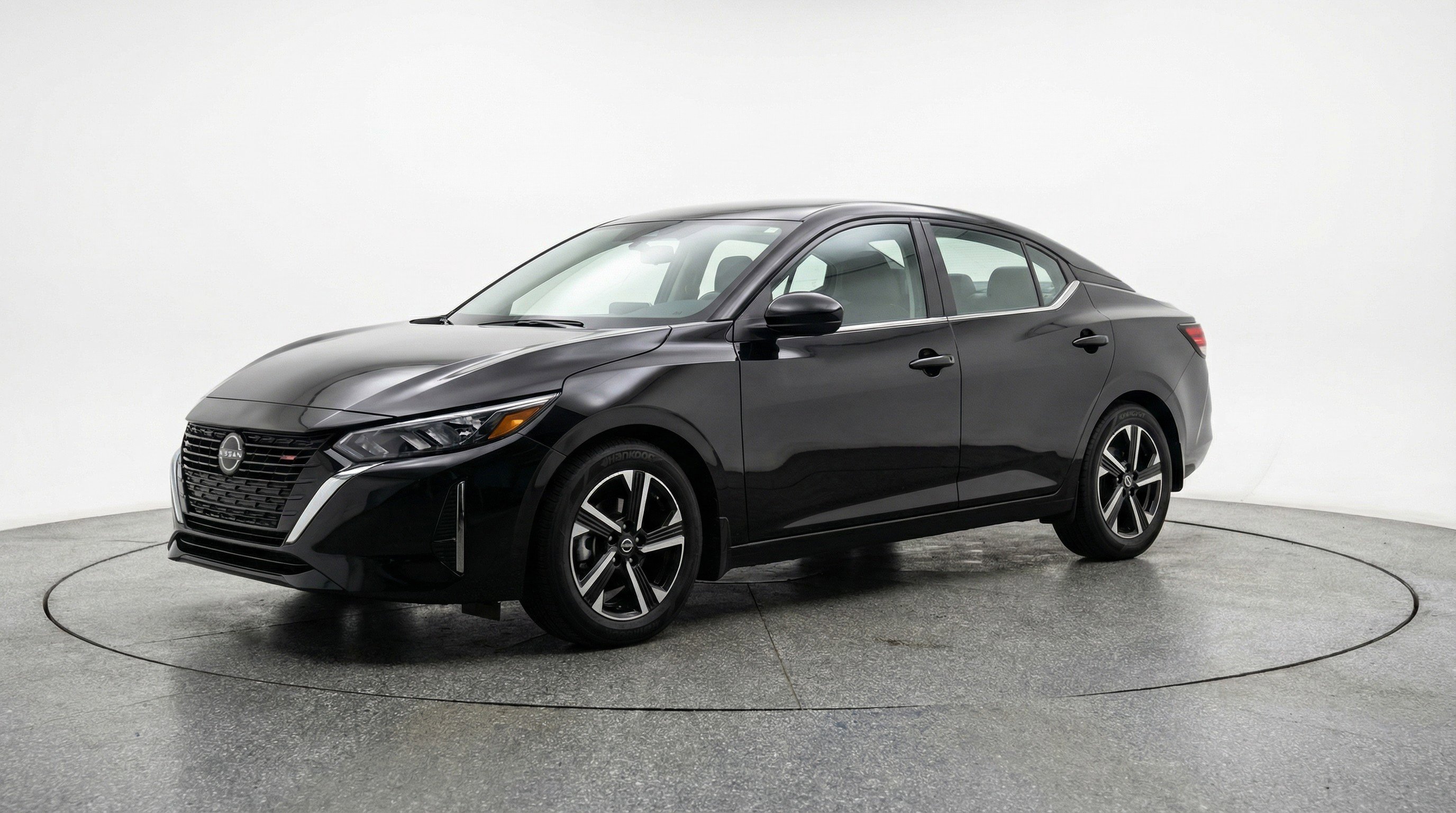 Used 2025 Nissan Sentra SV image 3