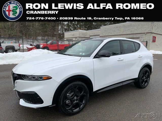 New 2026 Alfa Romeo Tonale w/ Black Premium Package