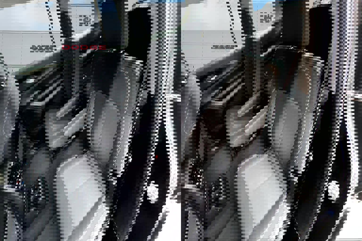 Used 2023 Jeep Grand Cherokee L Laredo image 13