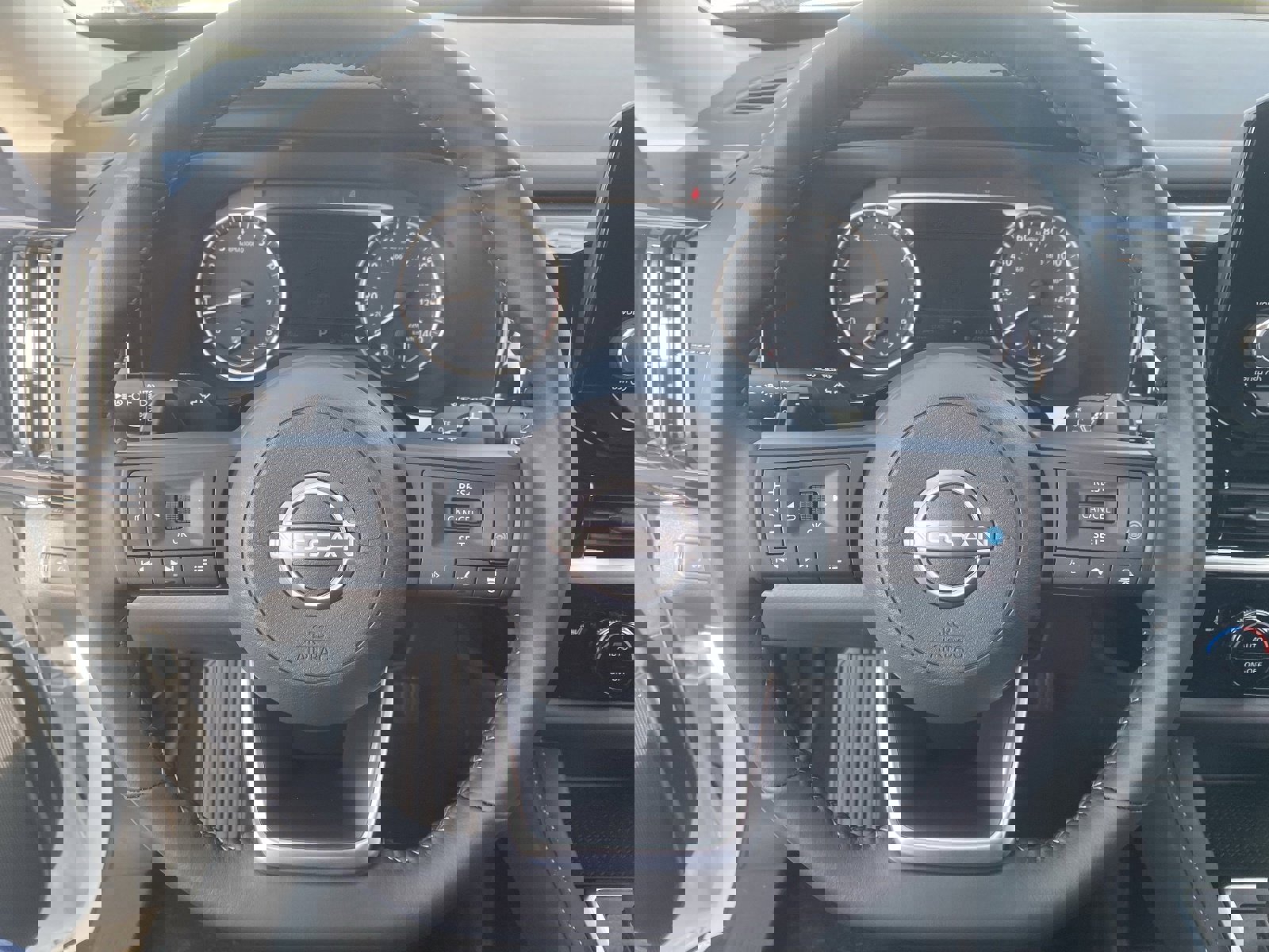 New 2025 Nissan Pathfinder SV w/ SV Premium Package image 24