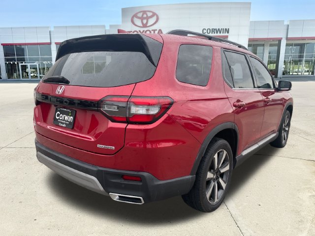 Used 2025 Honda Pilot Touring image 5